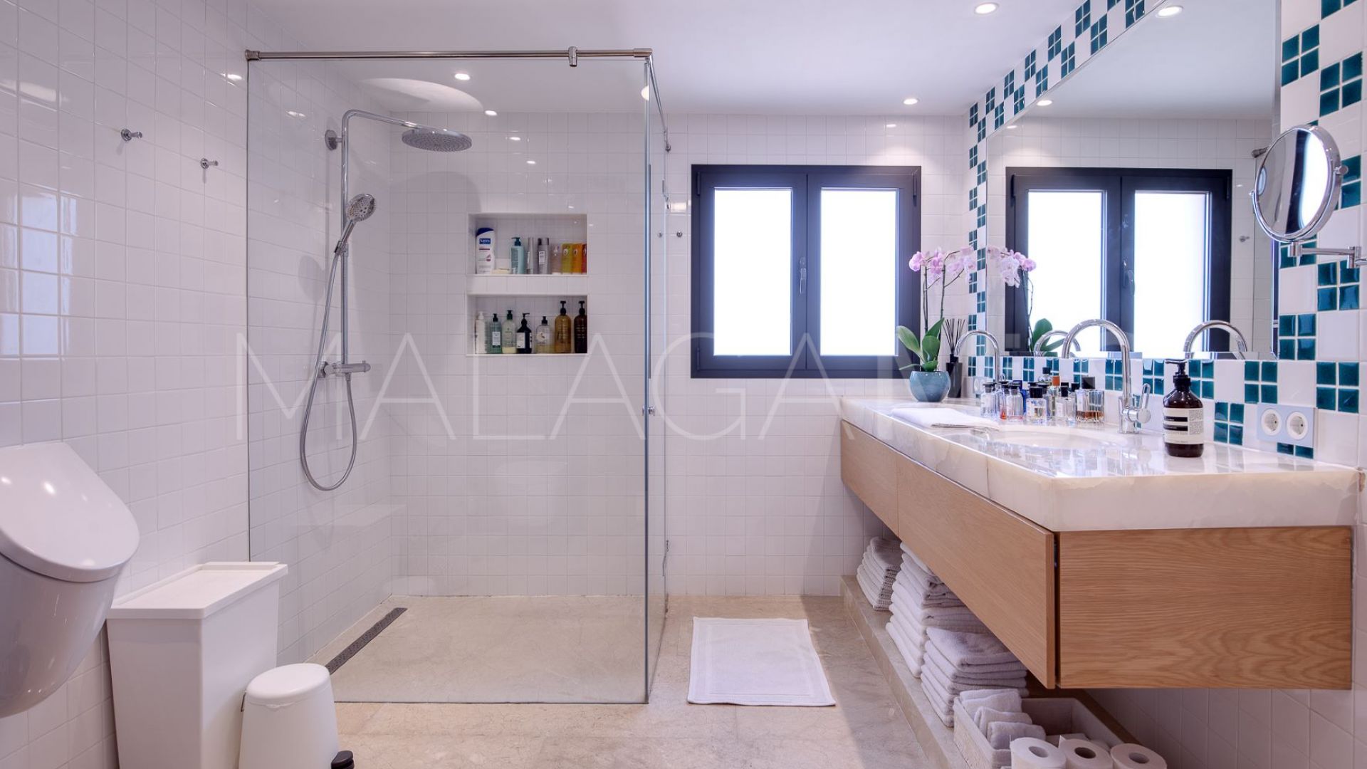 For sale Nueva Andalucia 5 bedrooms villa