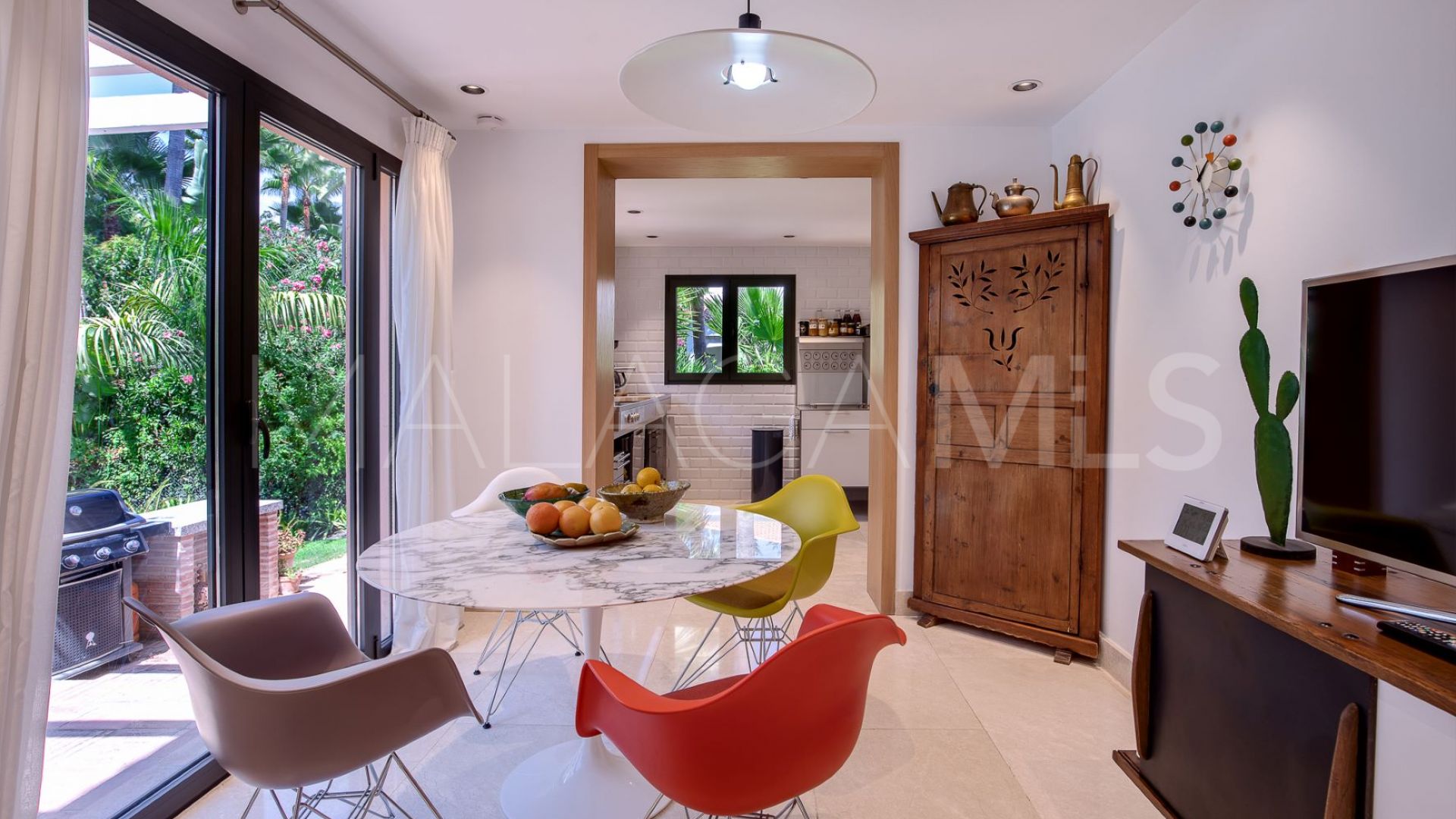 For sale Nueva Andalucia 5 bedrooms villa