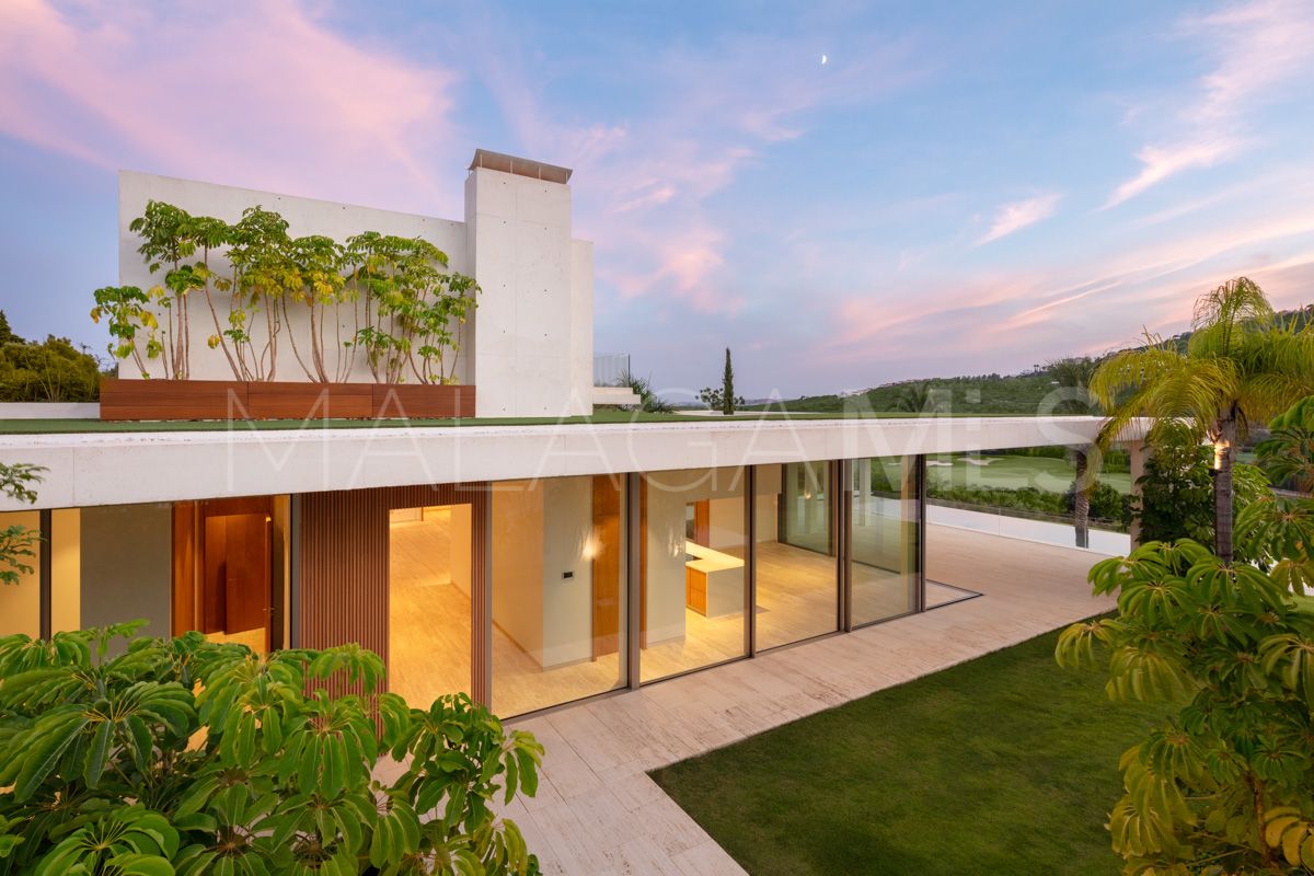 Buy villa in Casares del Sol with 6 bedrooms