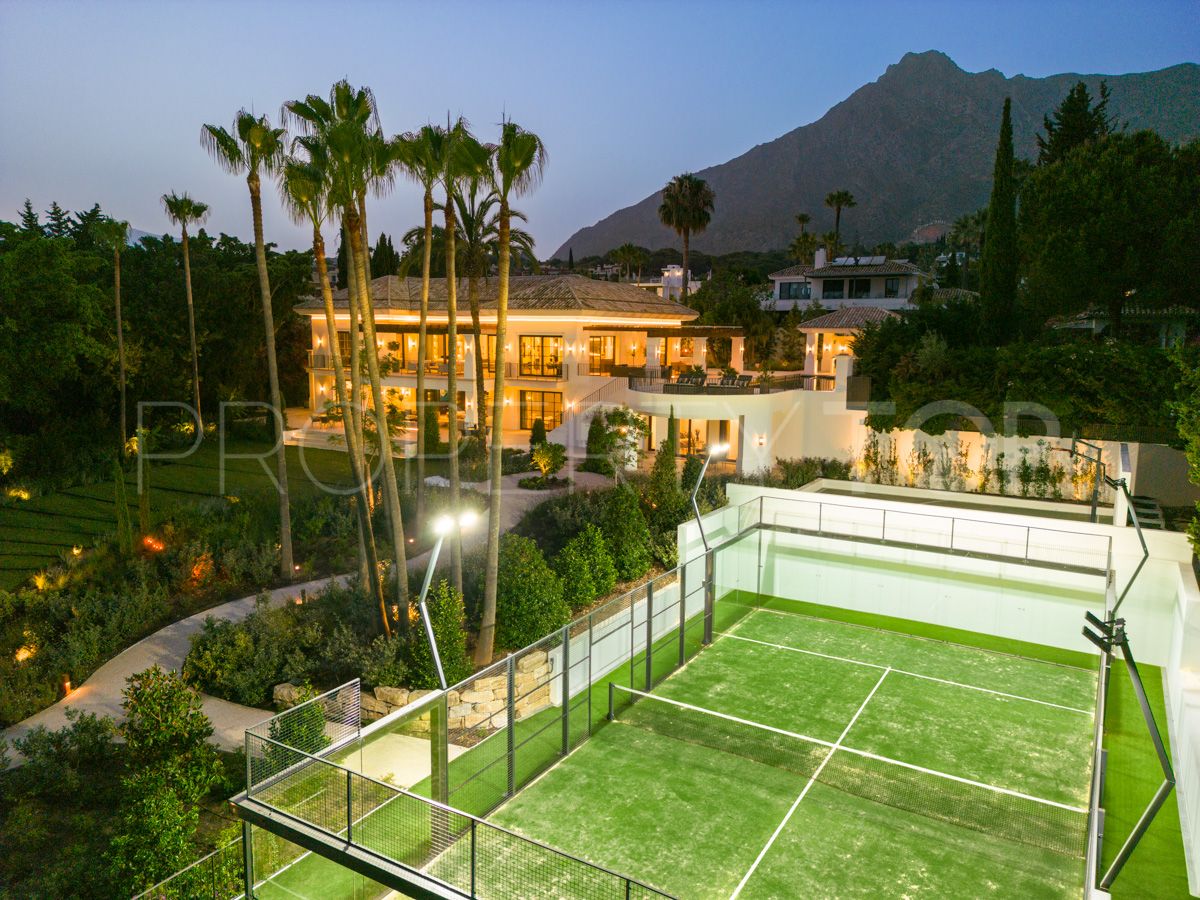 8 bedrooms villa in Marbella Golden Mile for sale
