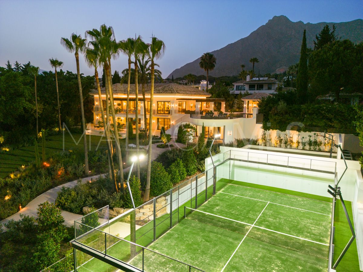 8 bedrooms villa in Marbella Golden Mile for sale