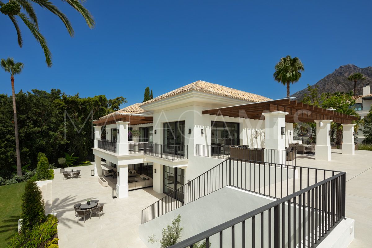 8 bedrooms villa in Marbella Golden Mile for sale