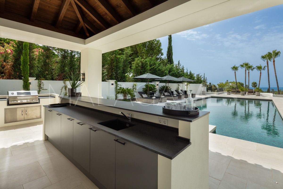 8 bedrooms villa in Marbella Golden Mile for sale