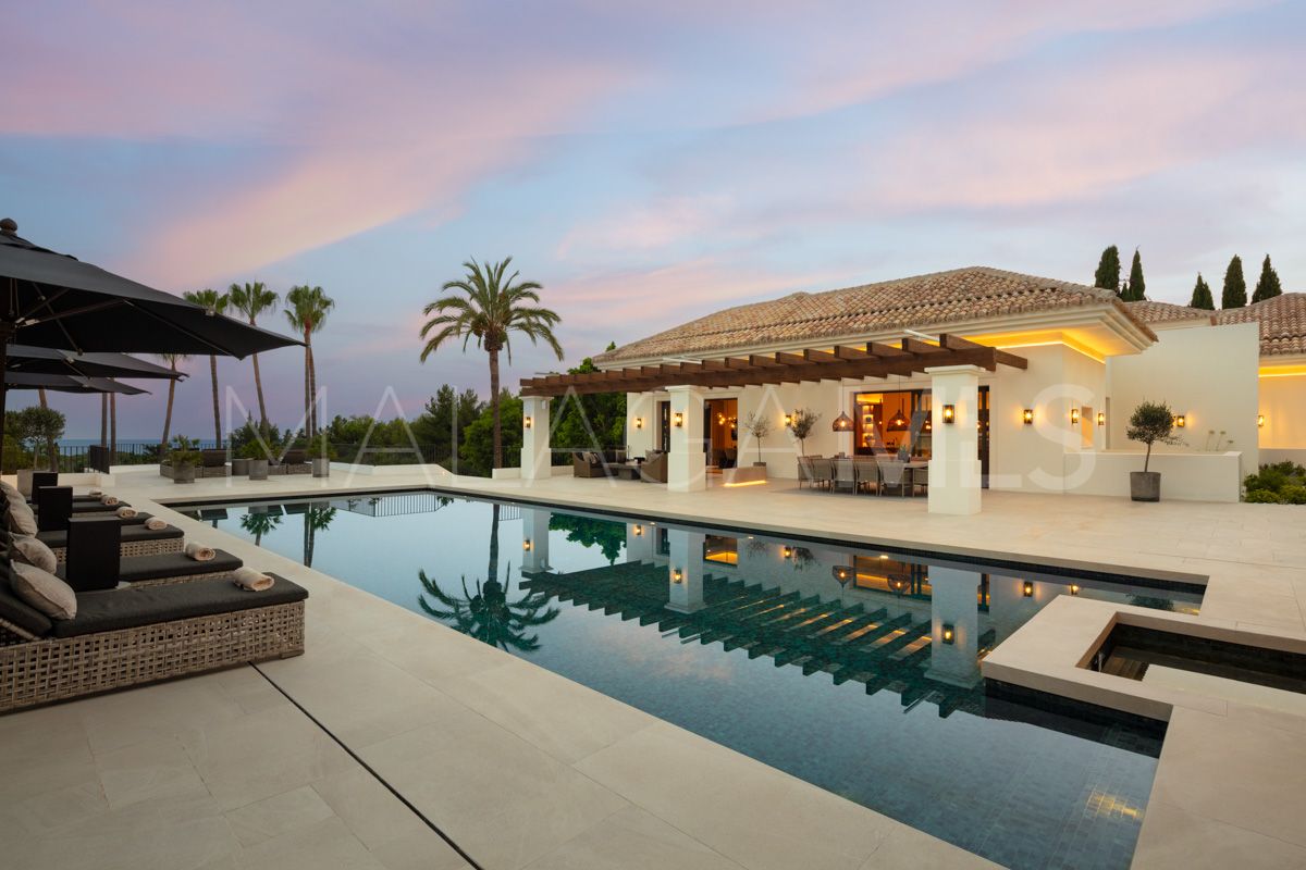 8 bedrooms villa in Marbella Golden Mile for sale