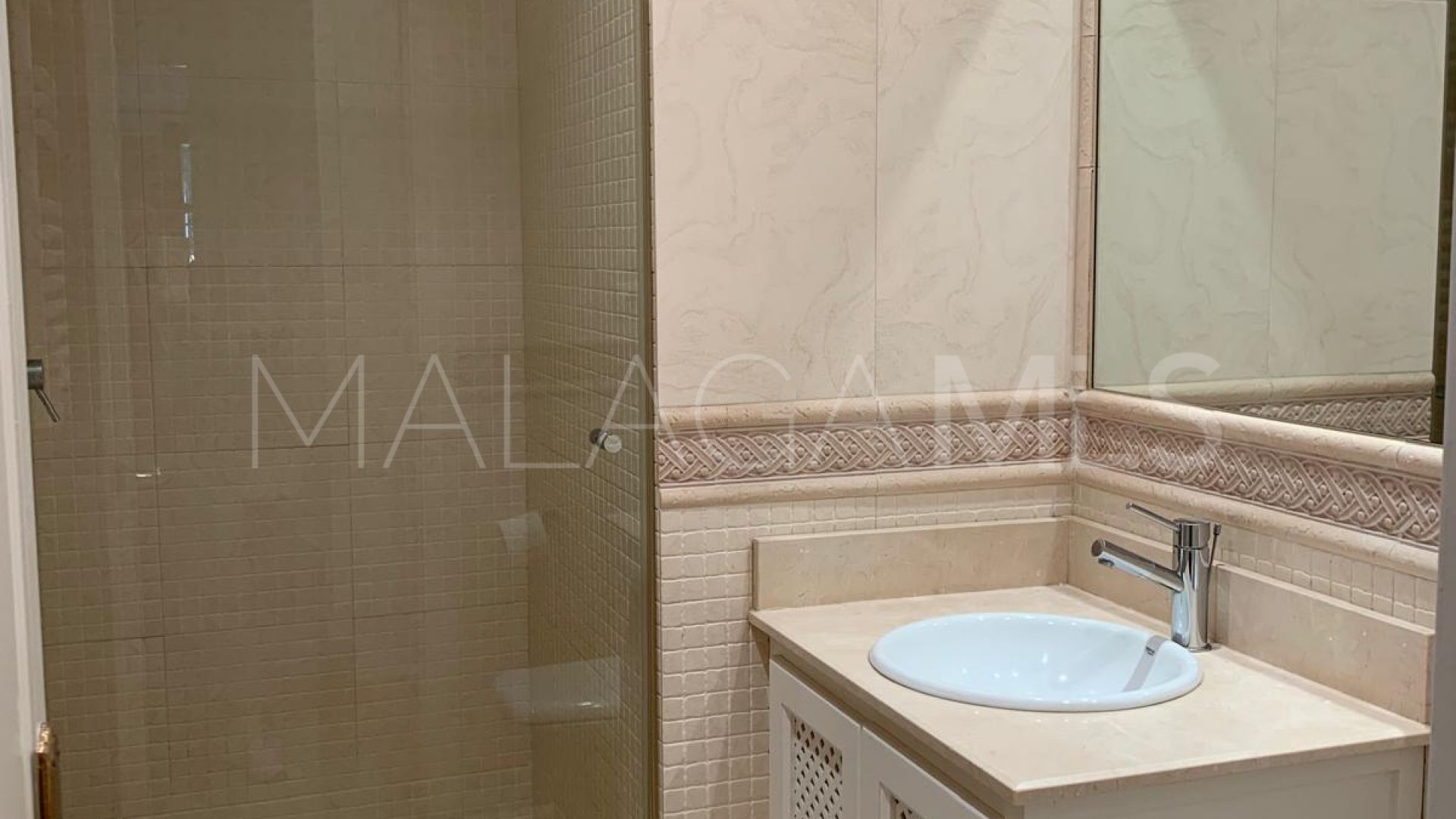 Radhus for sale in Marbella Golden Mile
