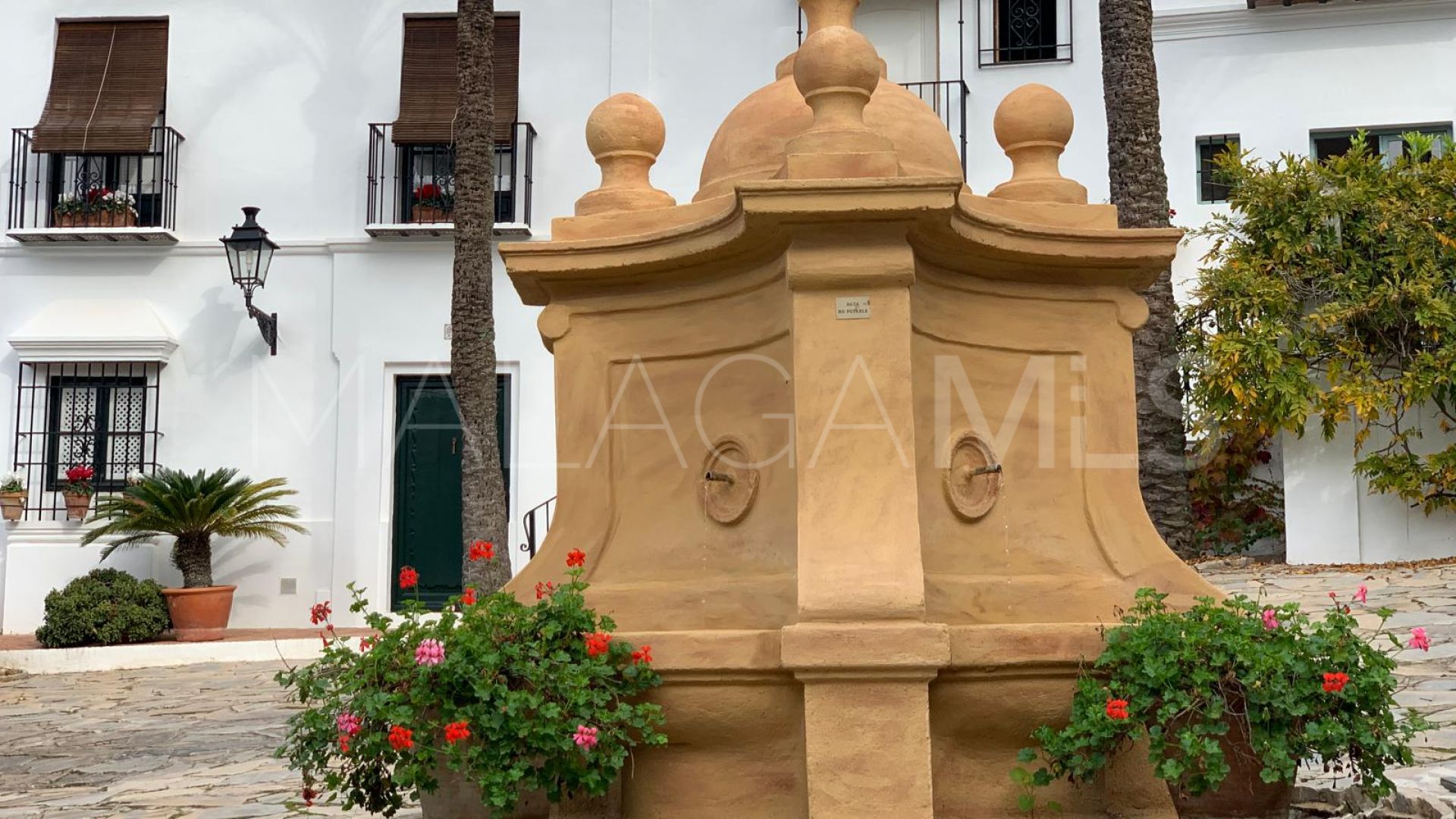 Radhus for sale in Marbella Golden Mile