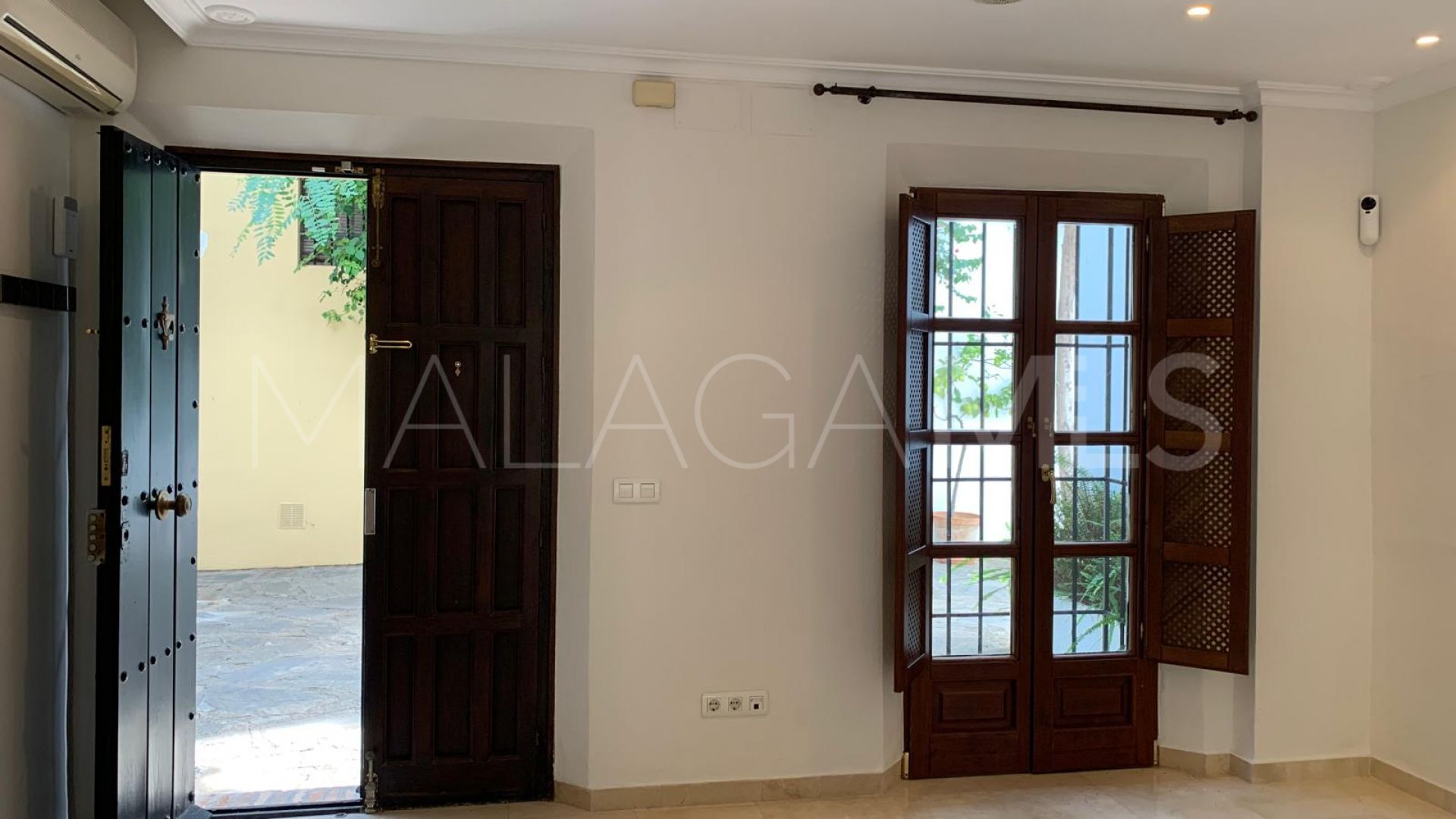 Radhus for sale in Marbella Golden Mile