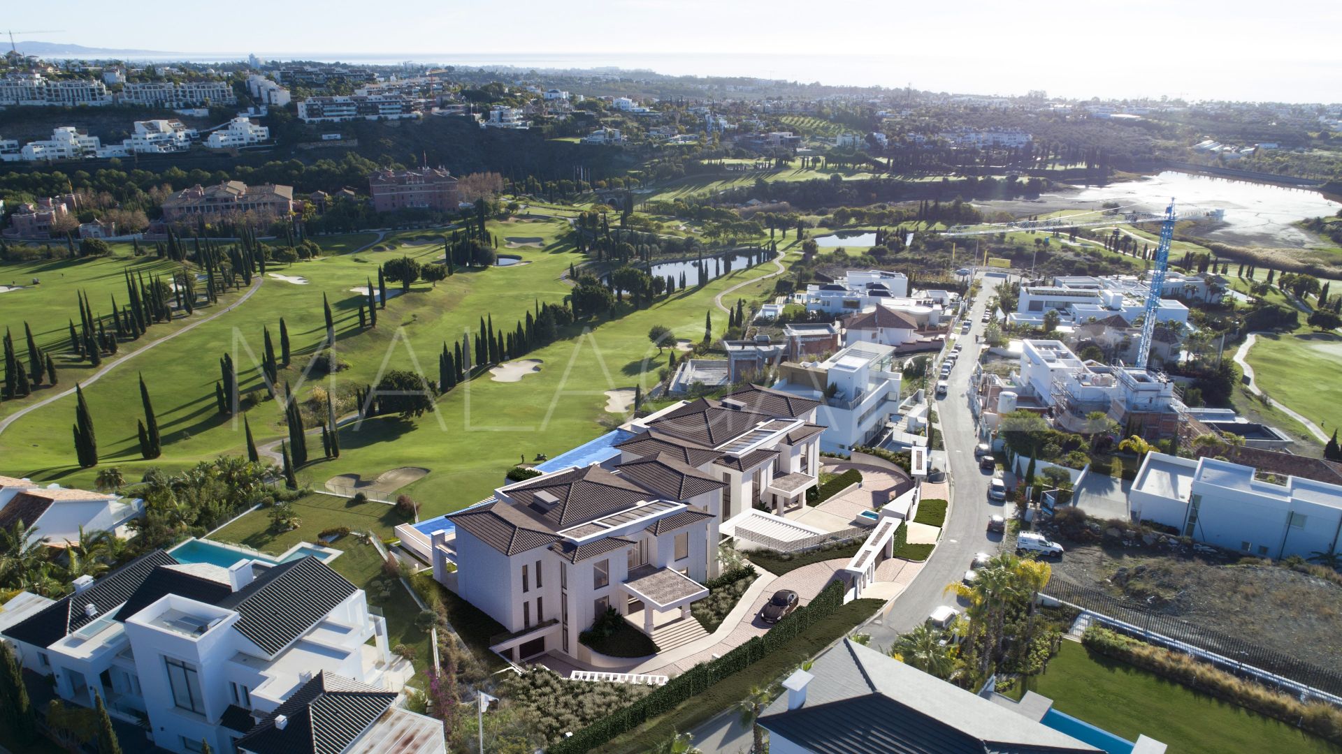 Buy villa with 5 bedrooms in Los Flamingos Golf