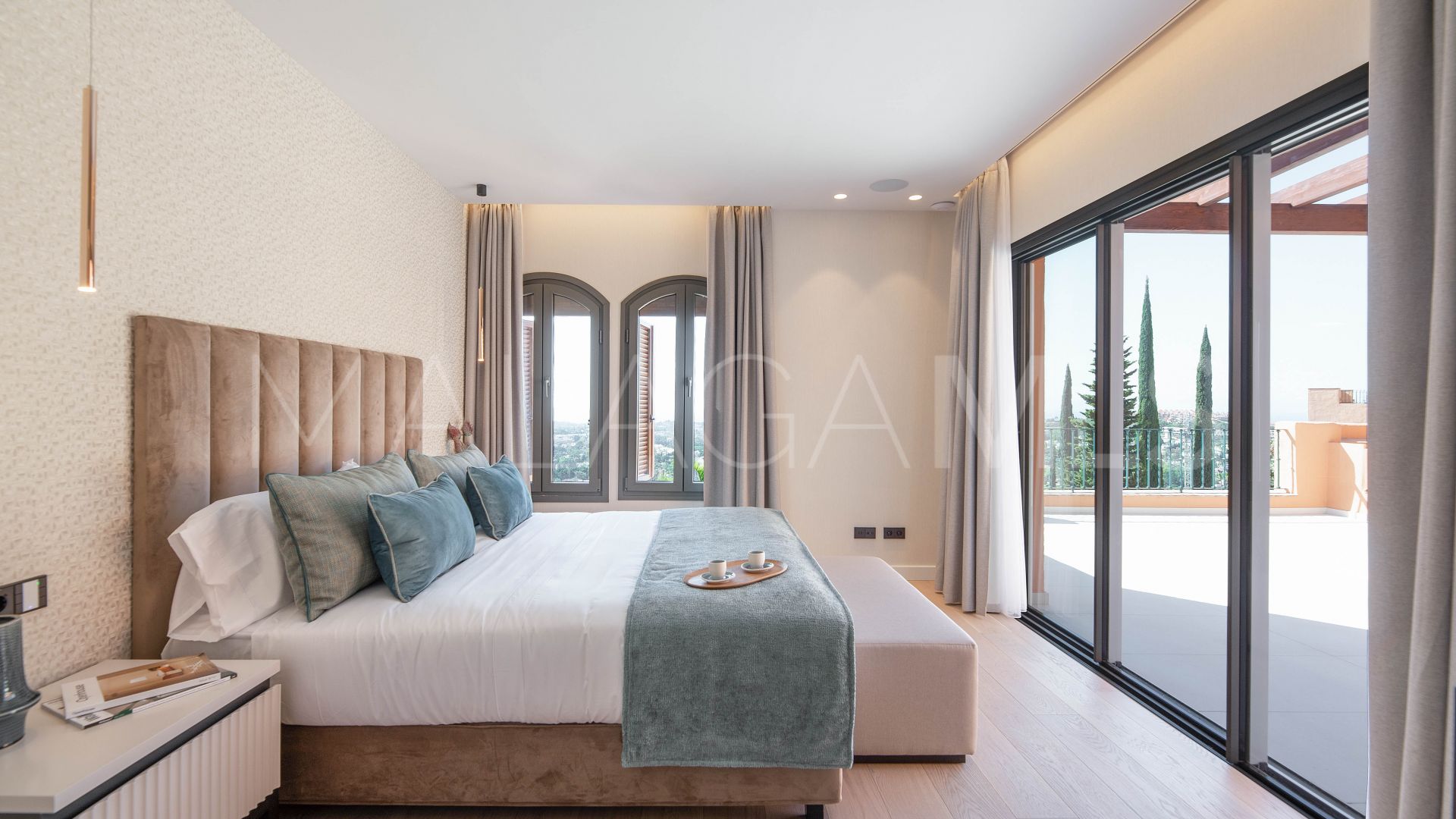 Zweistöckiges penthouse for sale in Nueva Andalucia
