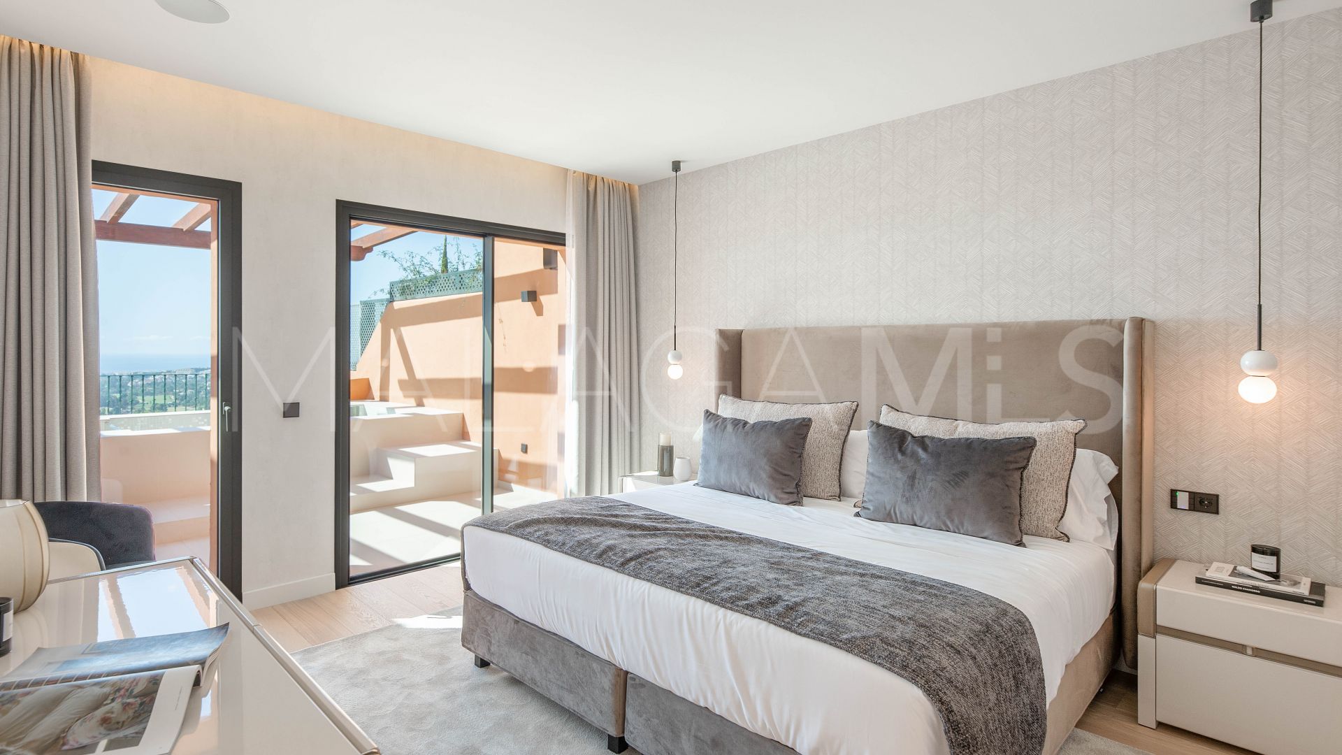 Zweistöckiges penthouse for sale in Nueva Andalucia