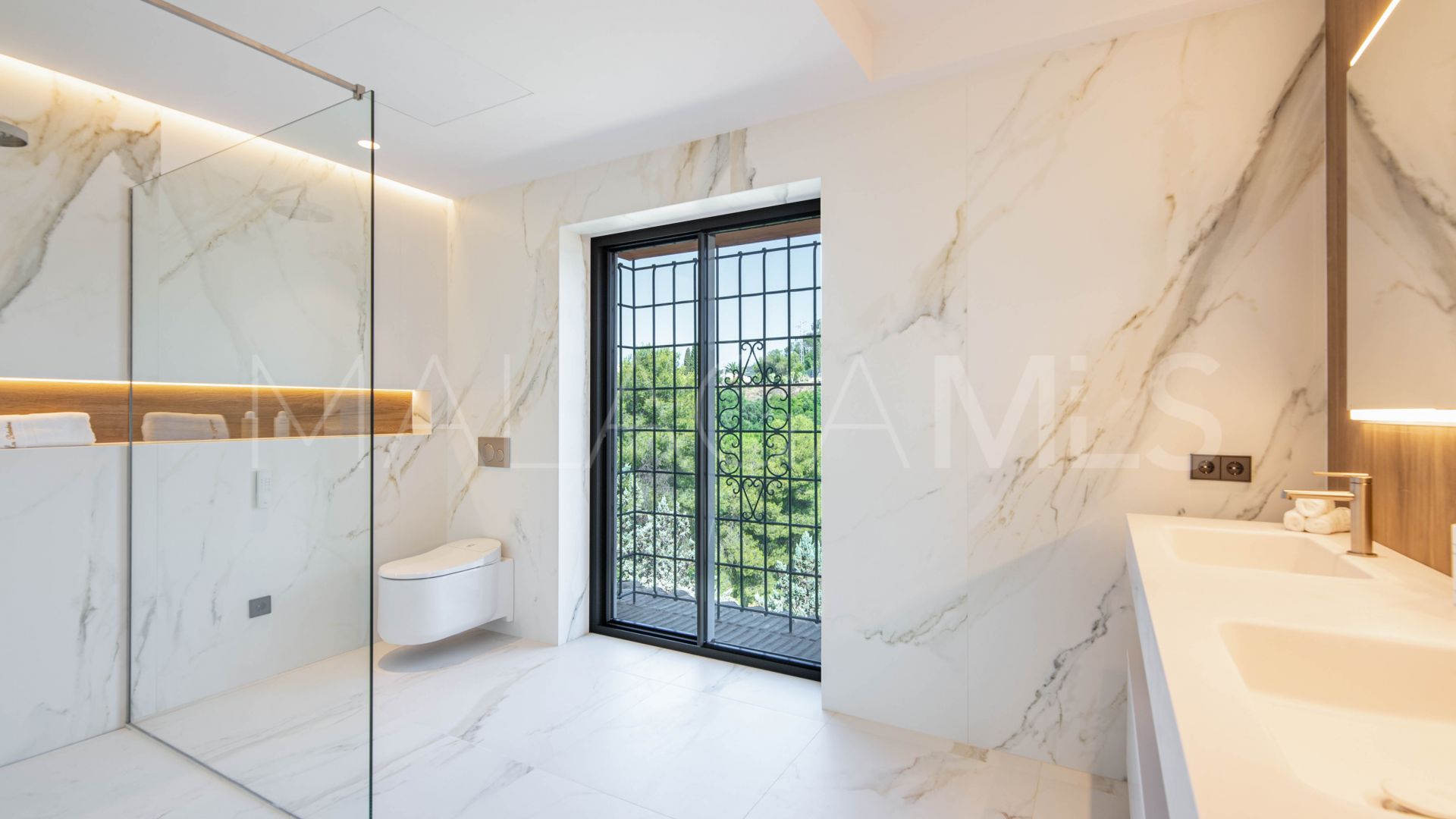 Zweistöckiges penthouse for sale in Nueva Andalucia