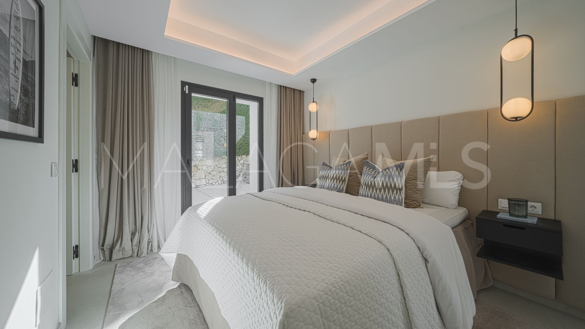 Villa for sale in Nueva Andalucia