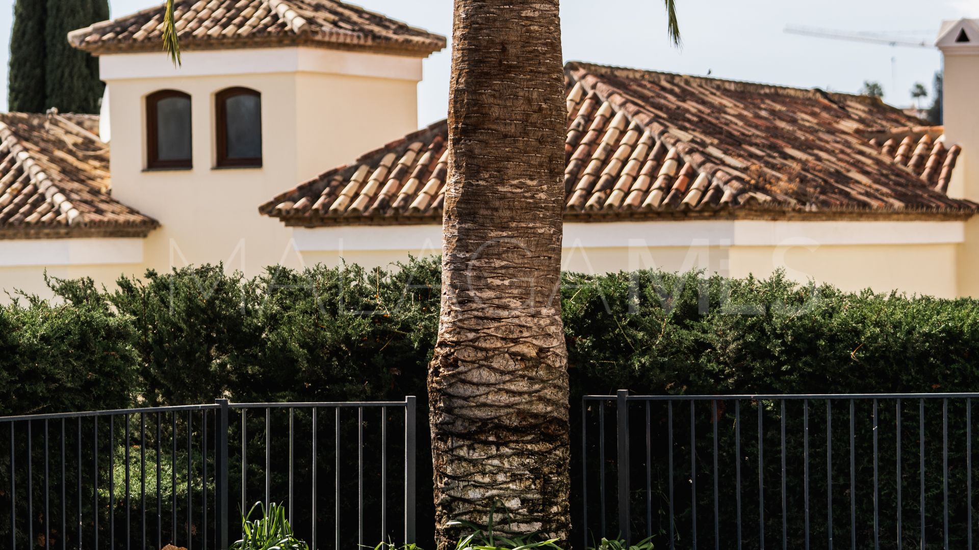 Villa for sale in Nueva Andalucia