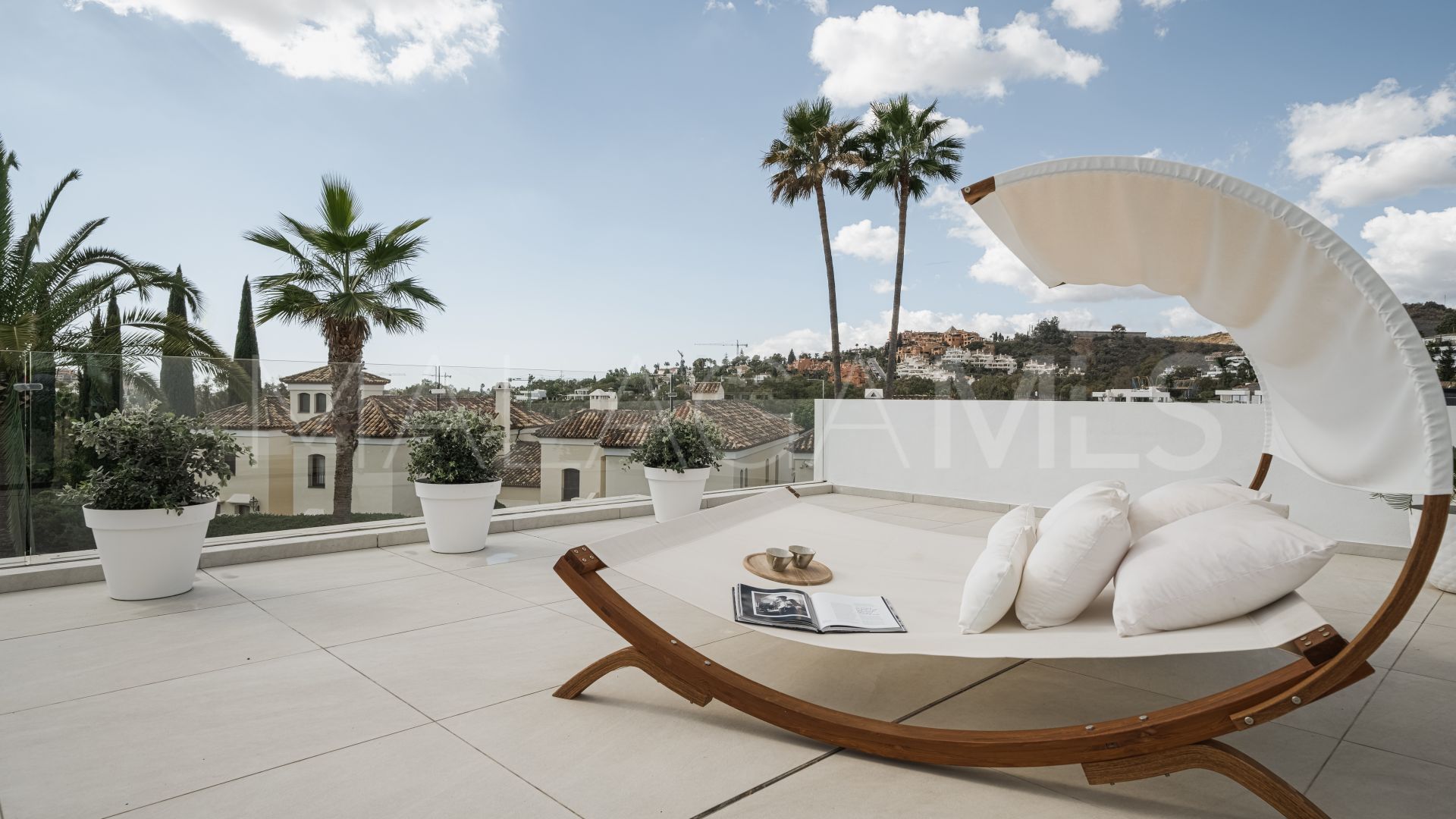 Villa for sale in Nueva Andalucia