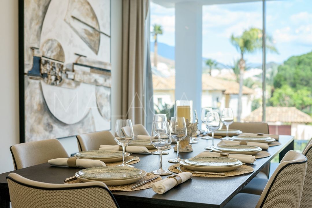 Villa for sale in Nueva Andalucia