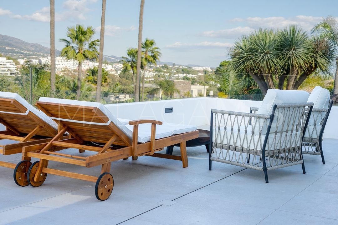 Villa for sale in Nueva Andalucia