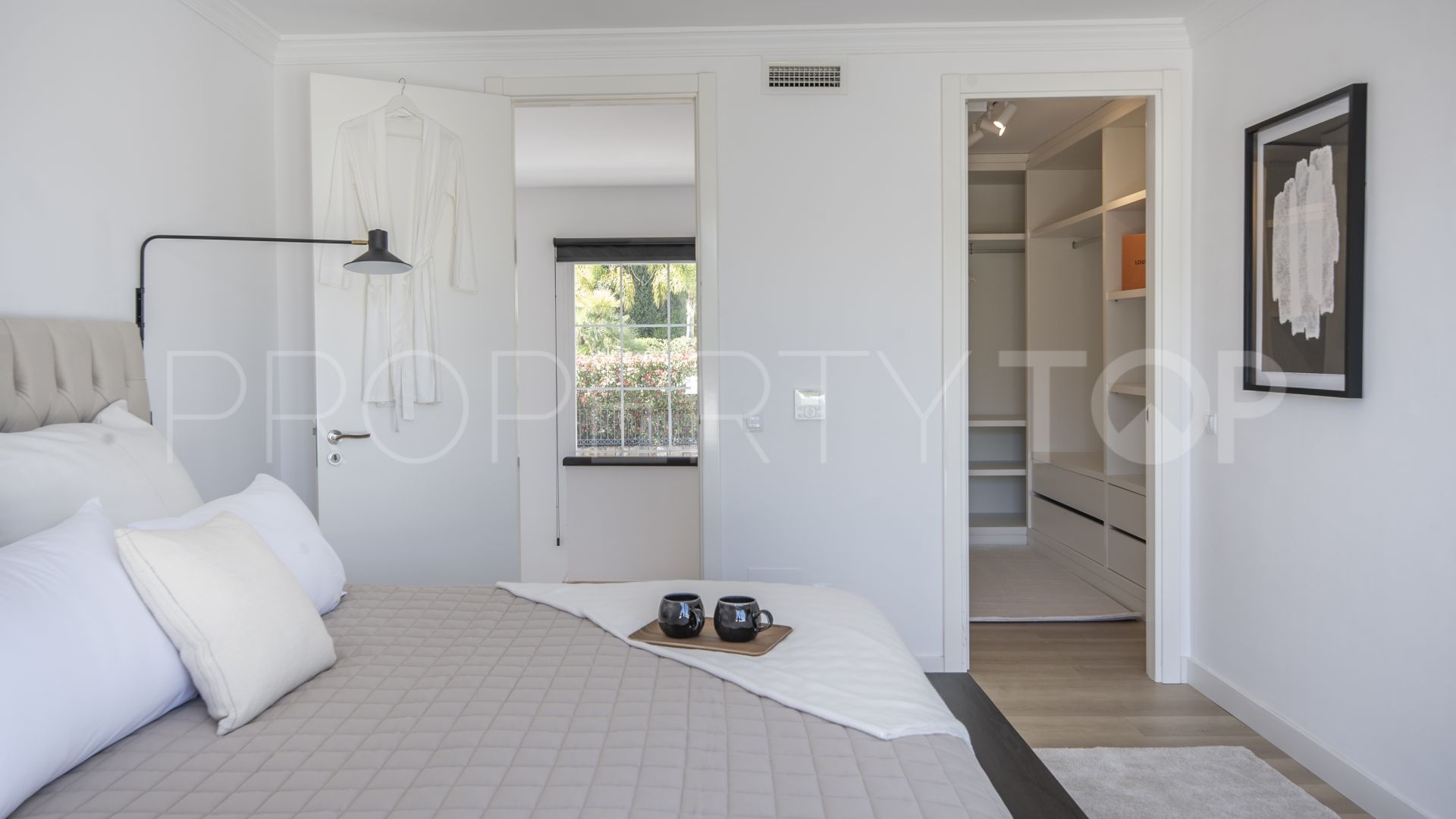 Nueva Andalucia, villa en venta de 4 dormitorios