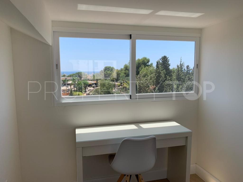 Penthouse for sale in Nueva Andalucia