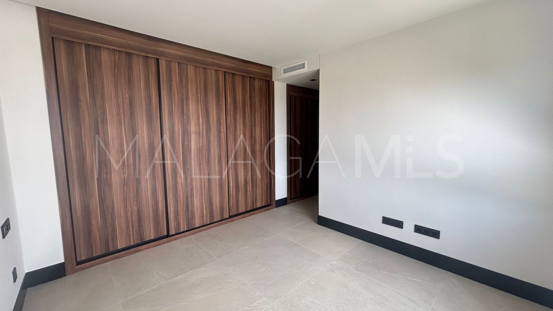 3 bedrooms duplex penthouse for sale in Nueva Andalucia