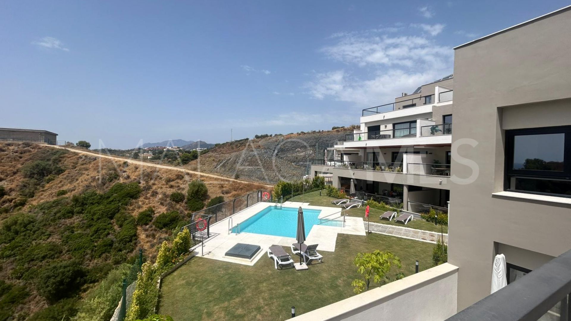 3 bedrooms duplex penthouse for sale in Nueva Andalucia