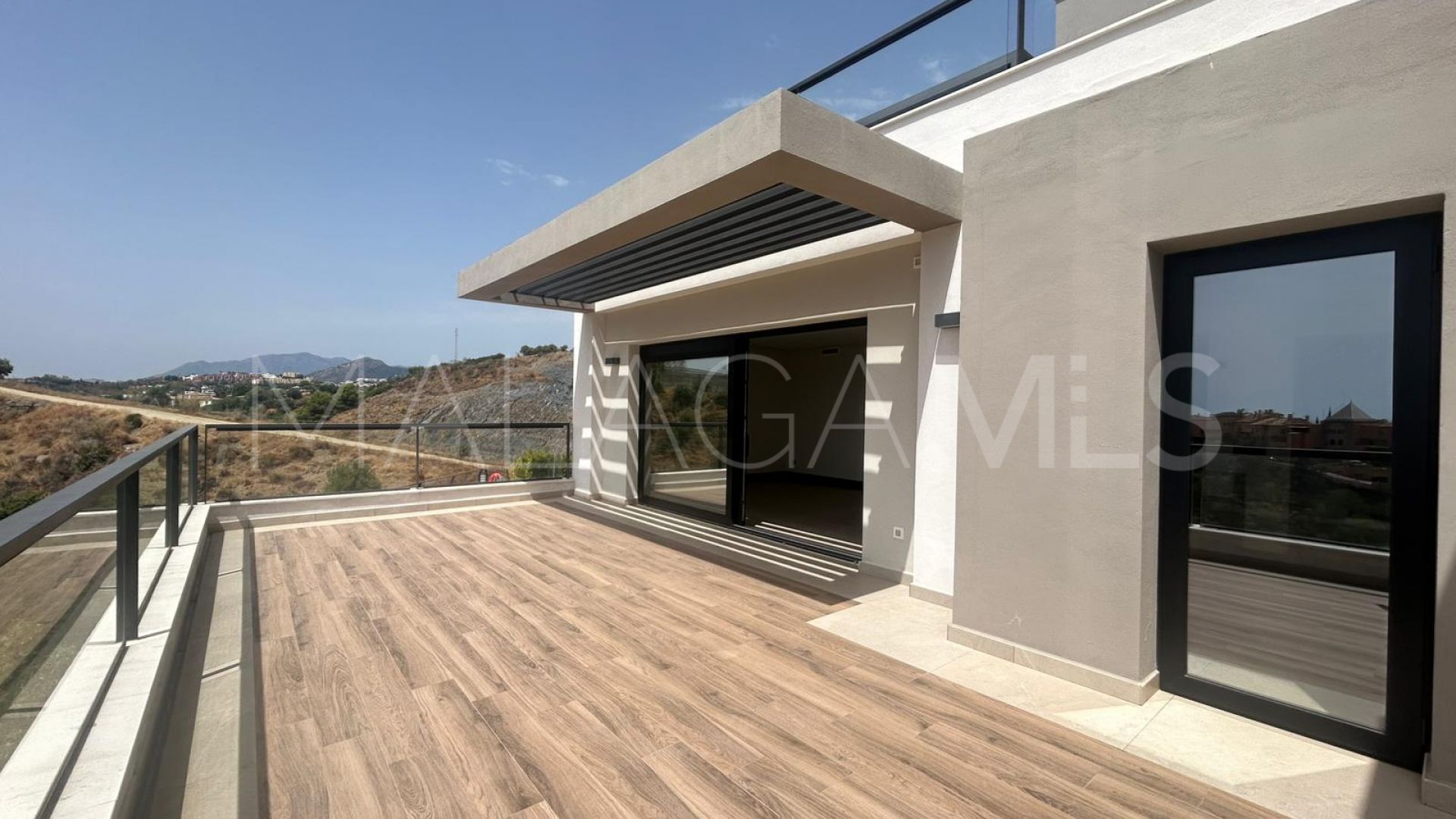 3 bedrooms duplex penthouse for sale in Nueva Andalucia