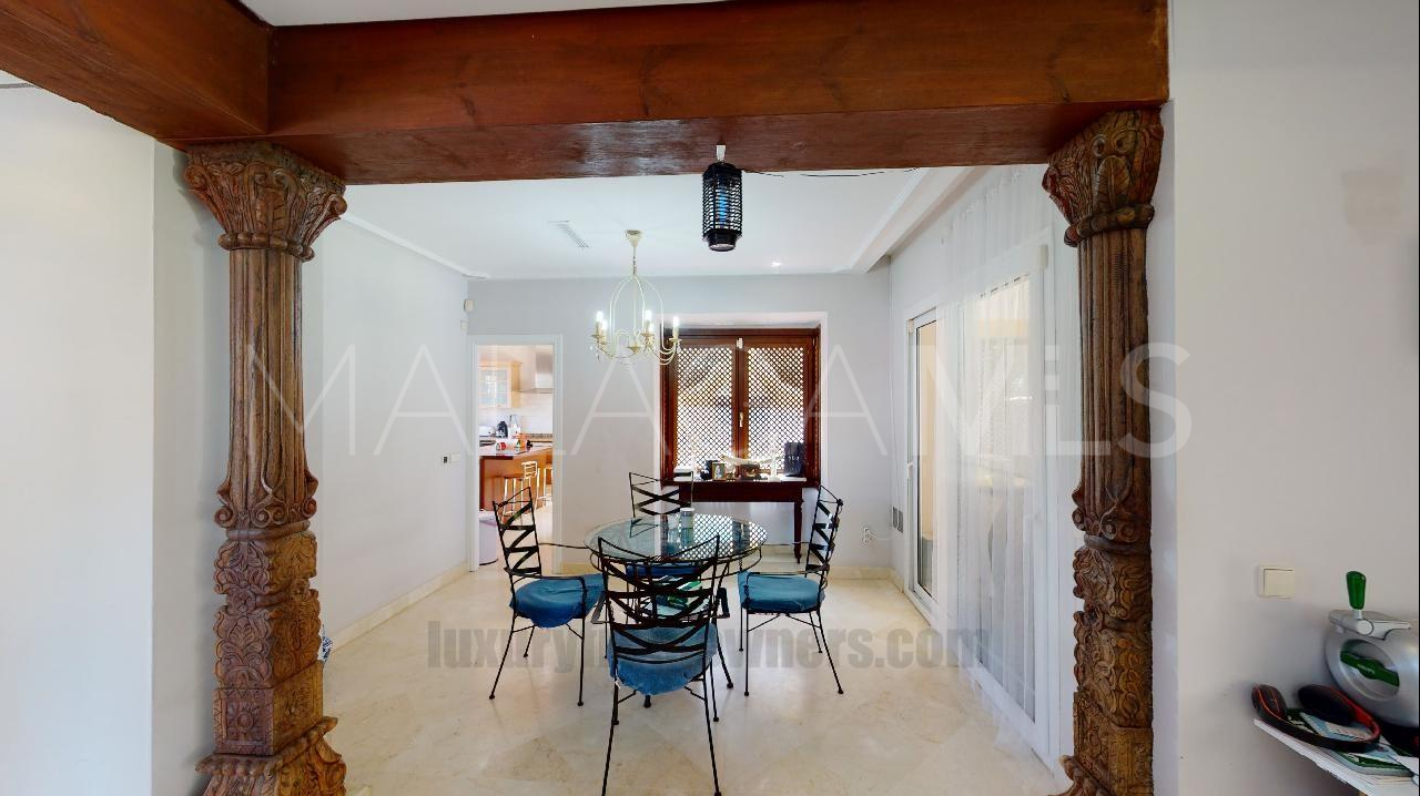 Villa for sale with 4 bedrooms in Aloha