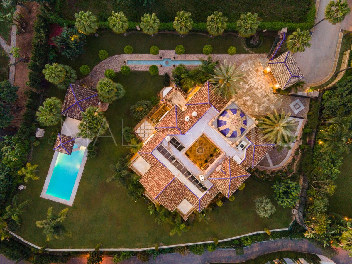 Villa for sale in Marbella Golden Mile with 7 bedrooms