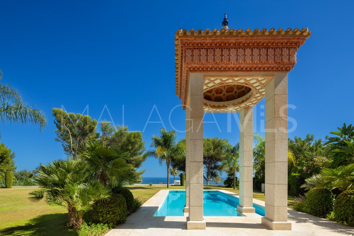 Villa for sale in Marbella Golden Mile with 7 bedrooms