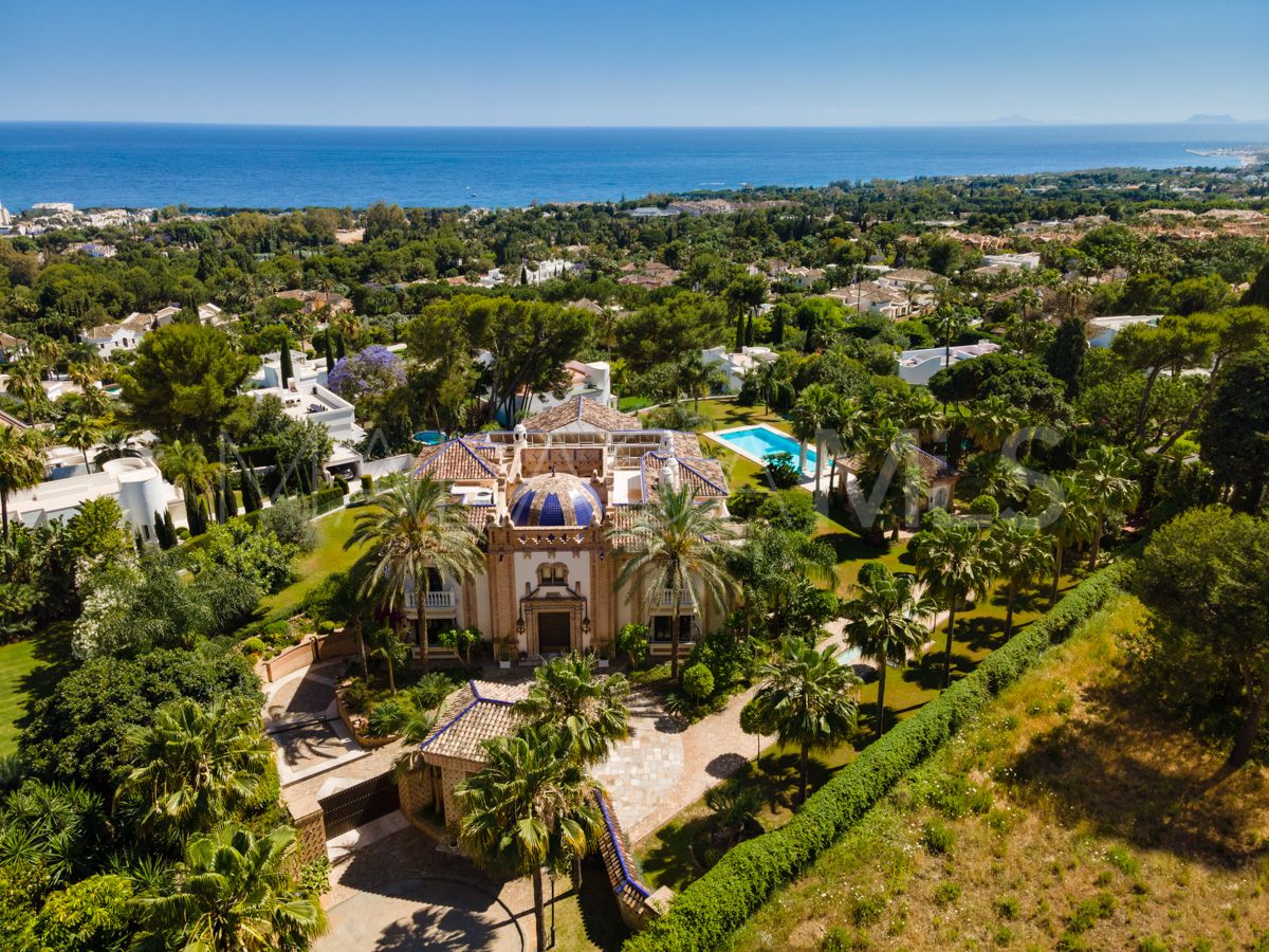Villa for sale in Marbella Golden Mile with 7 bedrooms