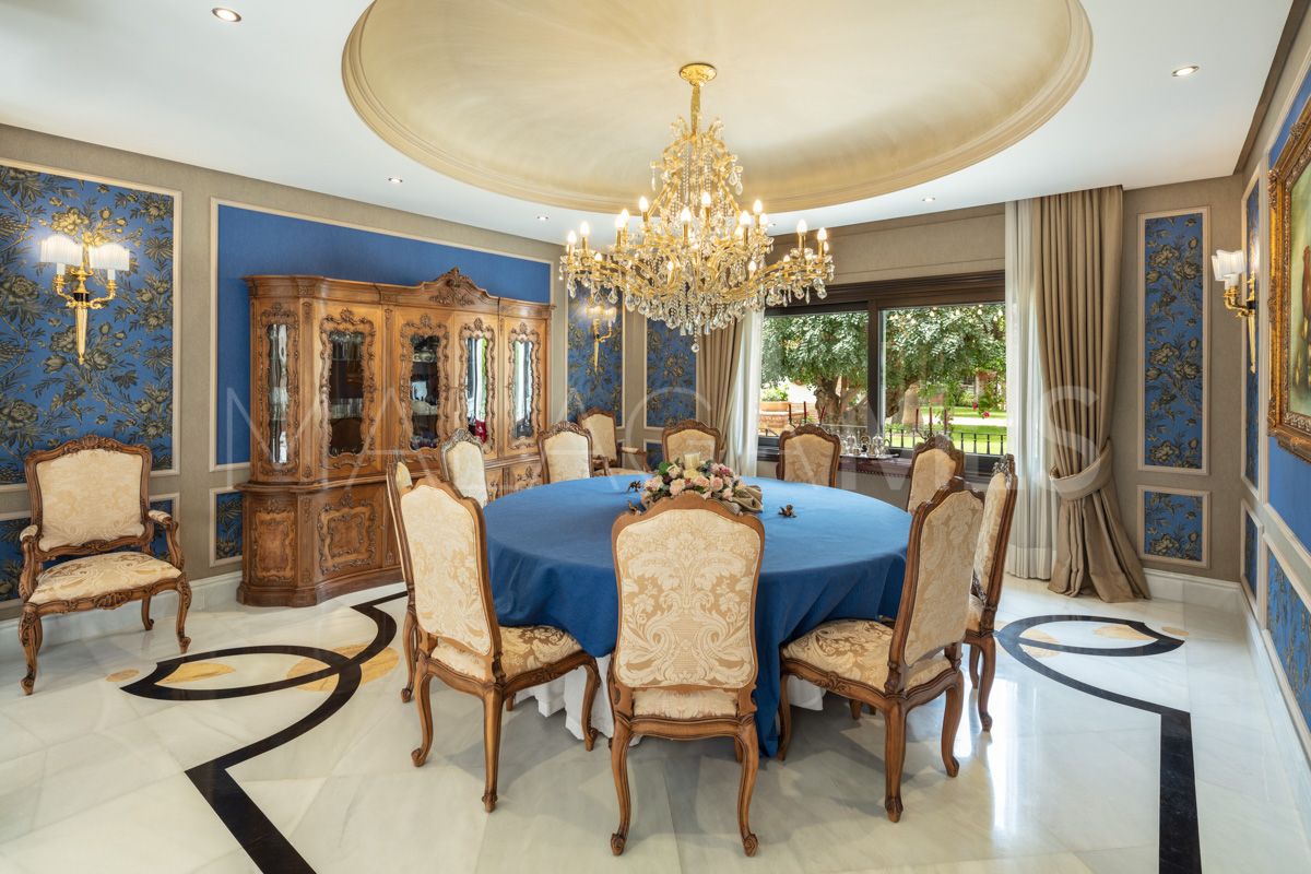 Villa for sale in Marbella Golden Mile with 7 bedrooms