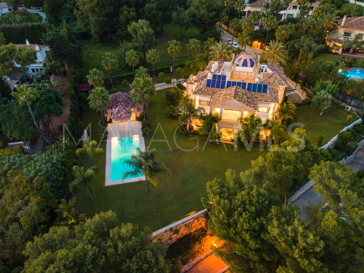 Villa for sale in Marbella Golden Mile with 7 bedrooms