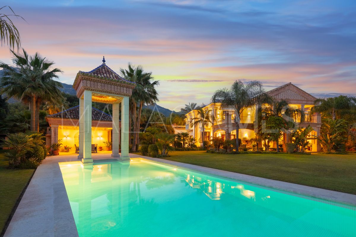 Villa for sale in Marbella Golden Mile with 7 bedrooms