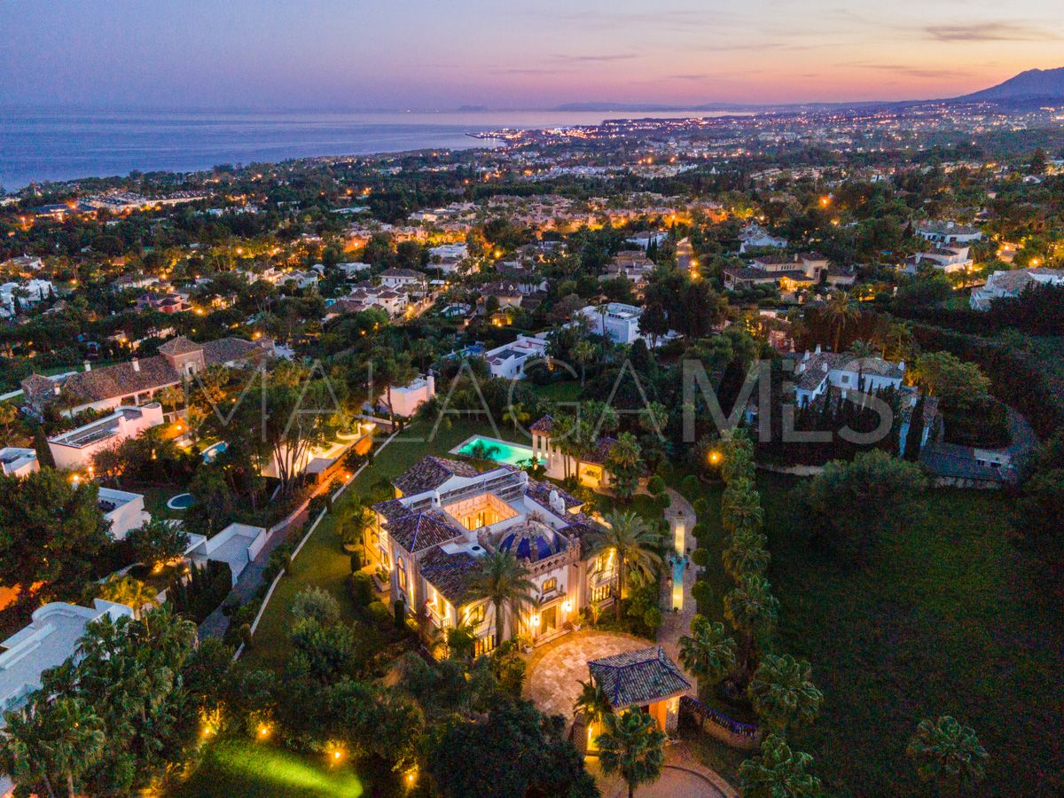 Villa for sale in Marbella Golden Mile with 7 bedrooms