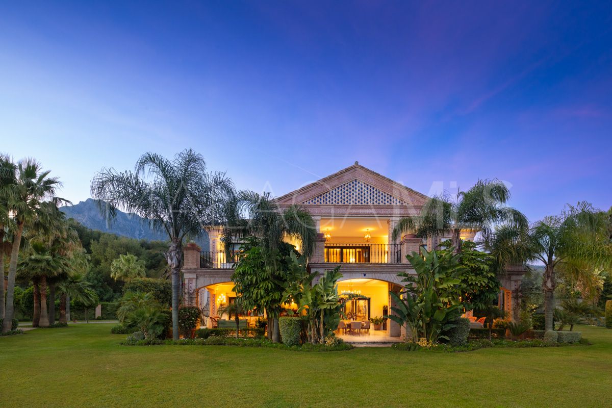 Villa for sale in Marbella Golden Mile with 7 bedrooms
