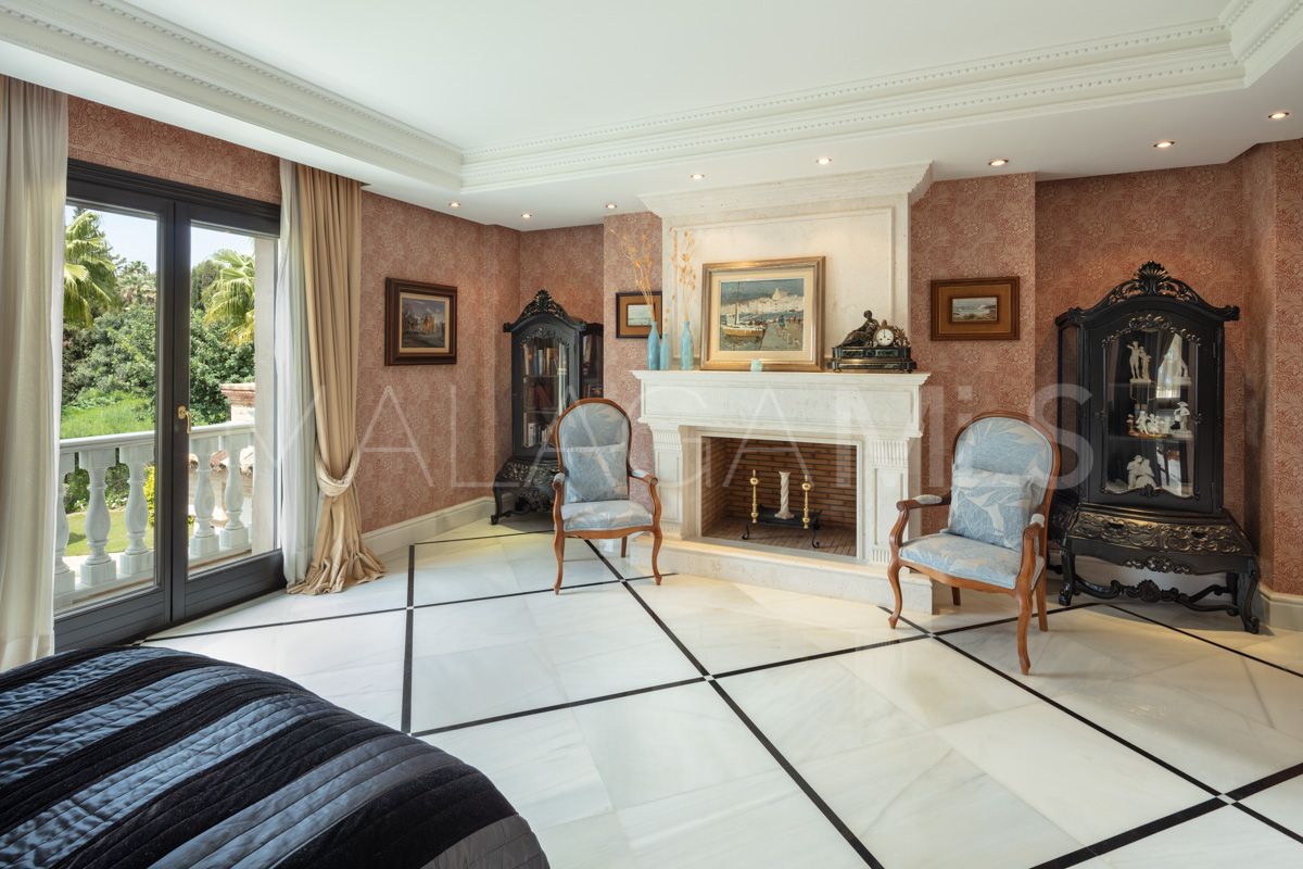Villa for sale in Marbella Golden Mile with 7 bedrooms