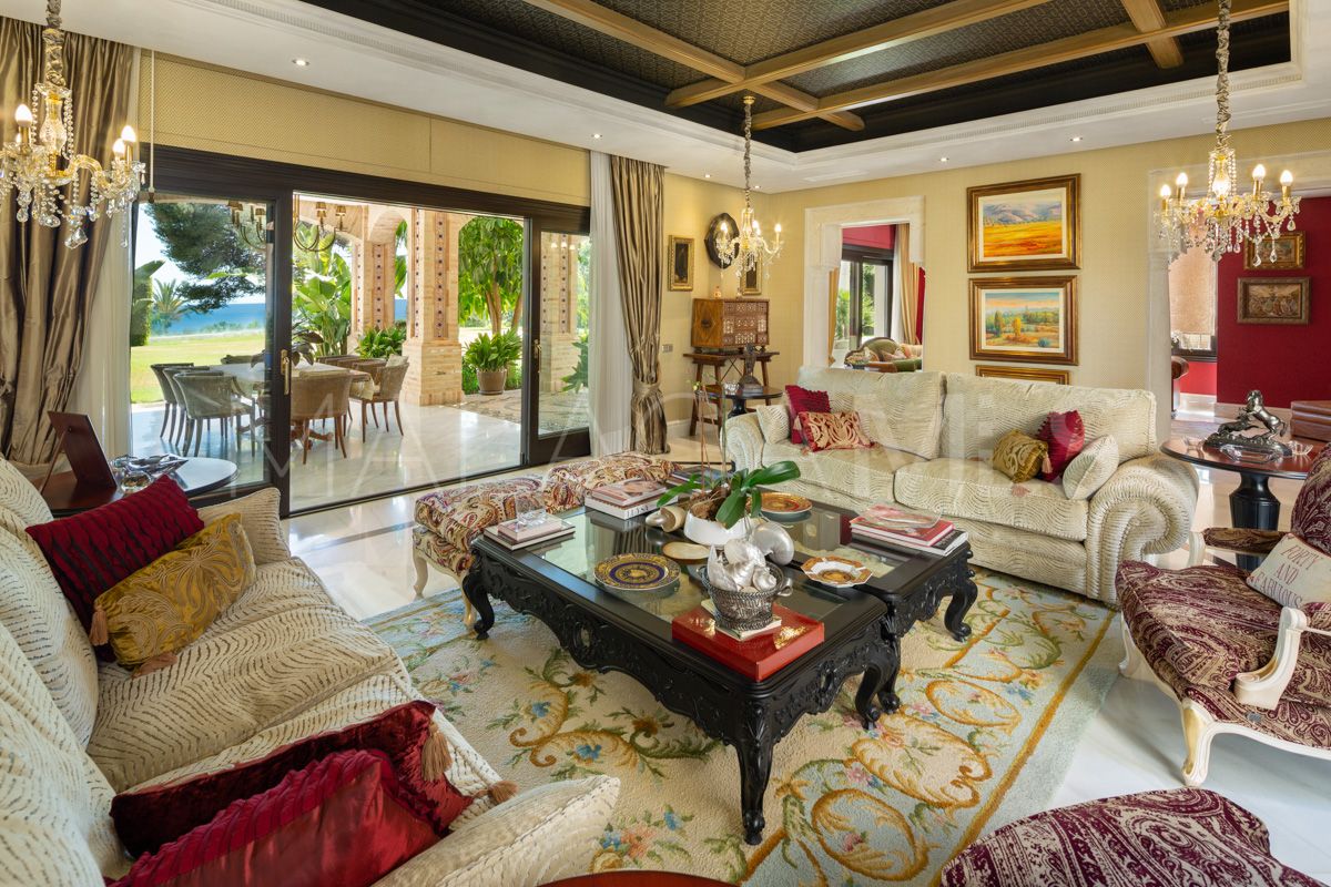 Villa for sale in Marbella Golden Mile with 7 bedrooms