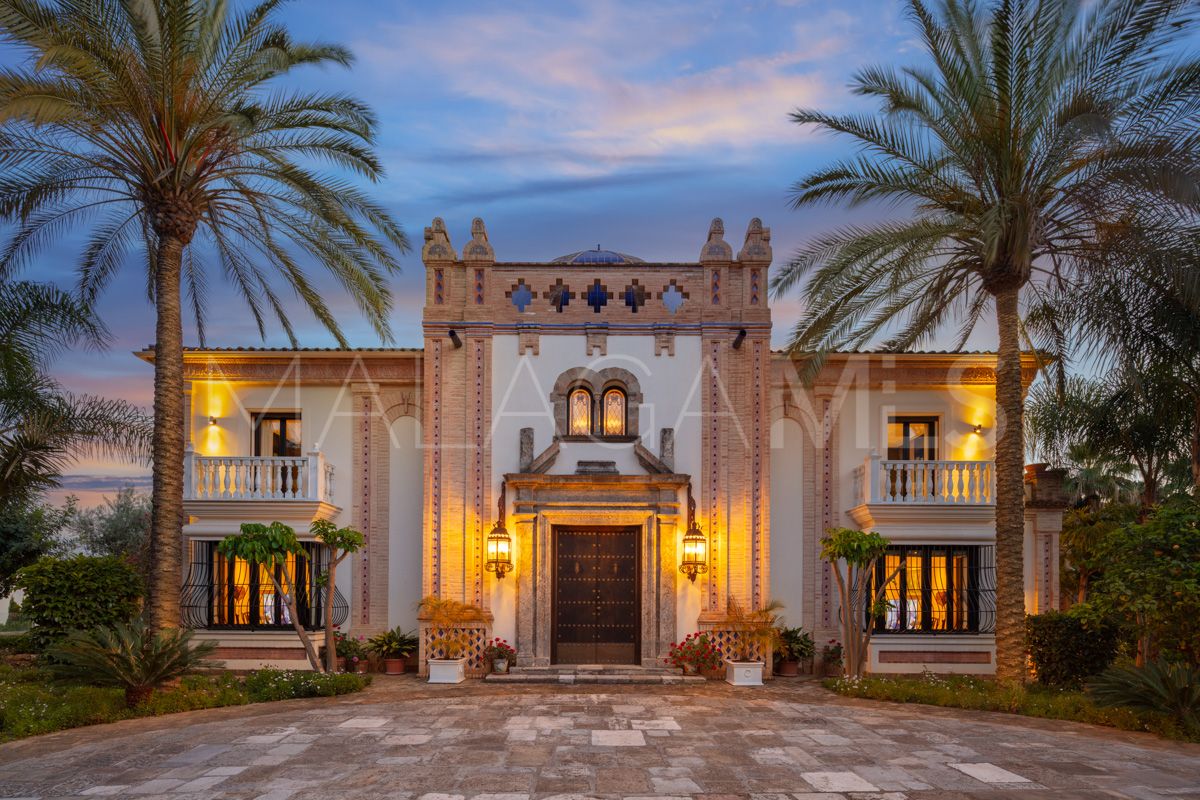 Villa for sale in Marbella Golden Mile with 7 bedrooms