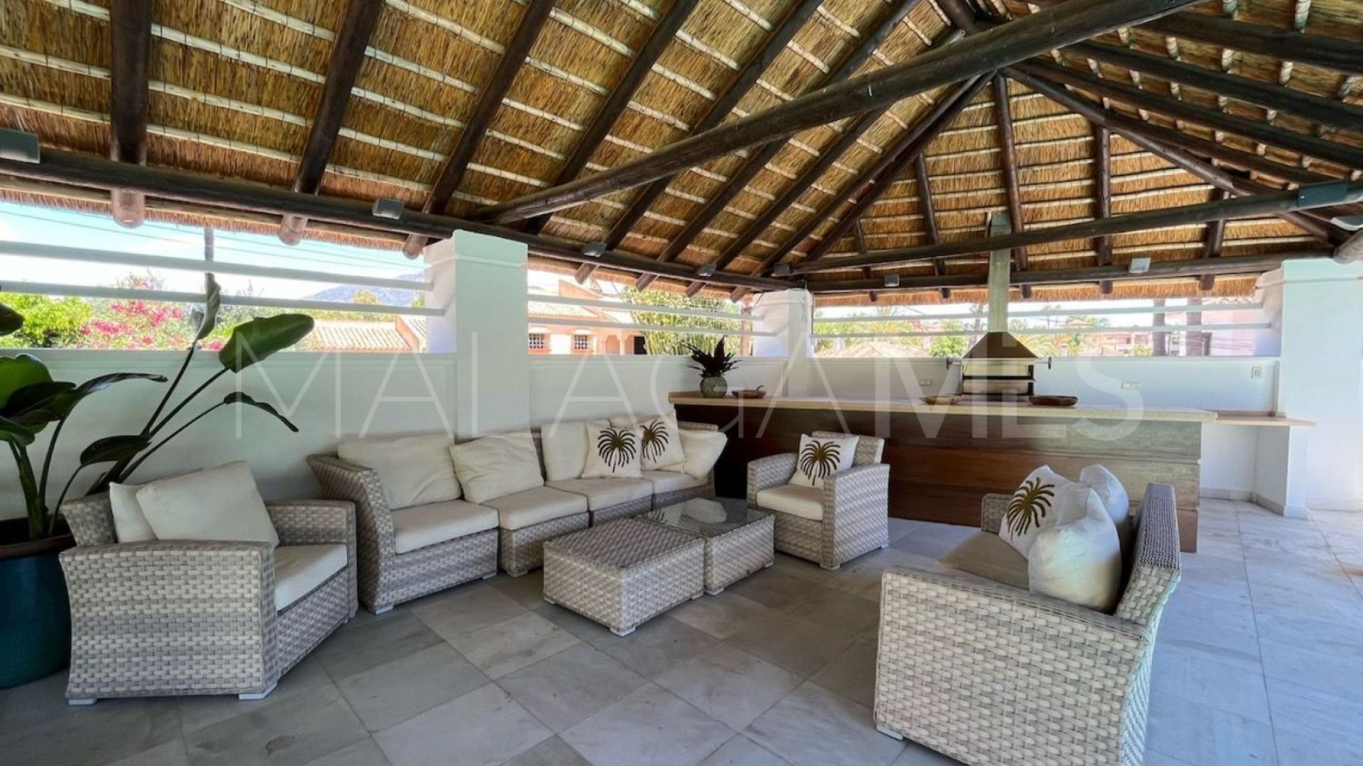 Villa for sale in Nueva Andalucia