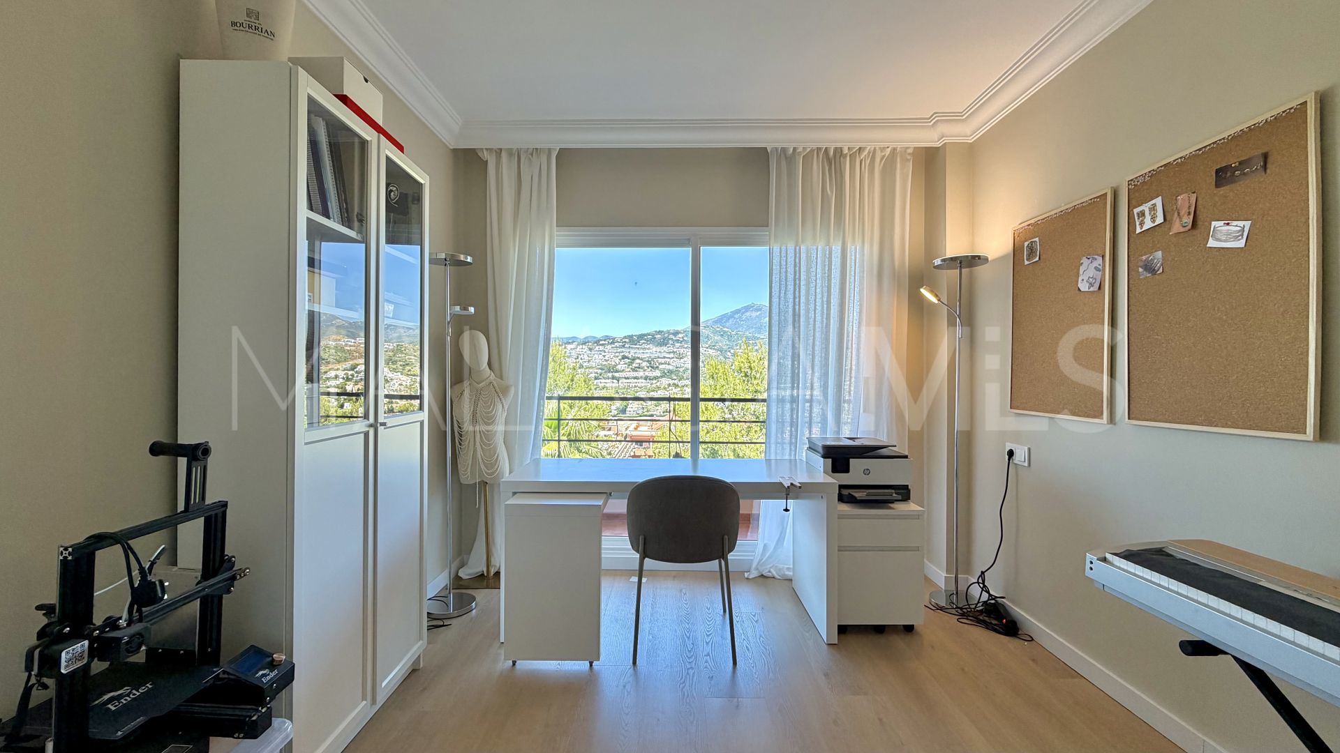 Apartment for sale in Magna Marbella with 3 bedrooms