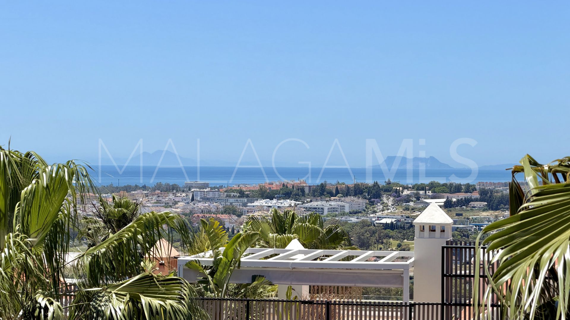 Apartment for sale in Magna Marbella with 3 bedrooms