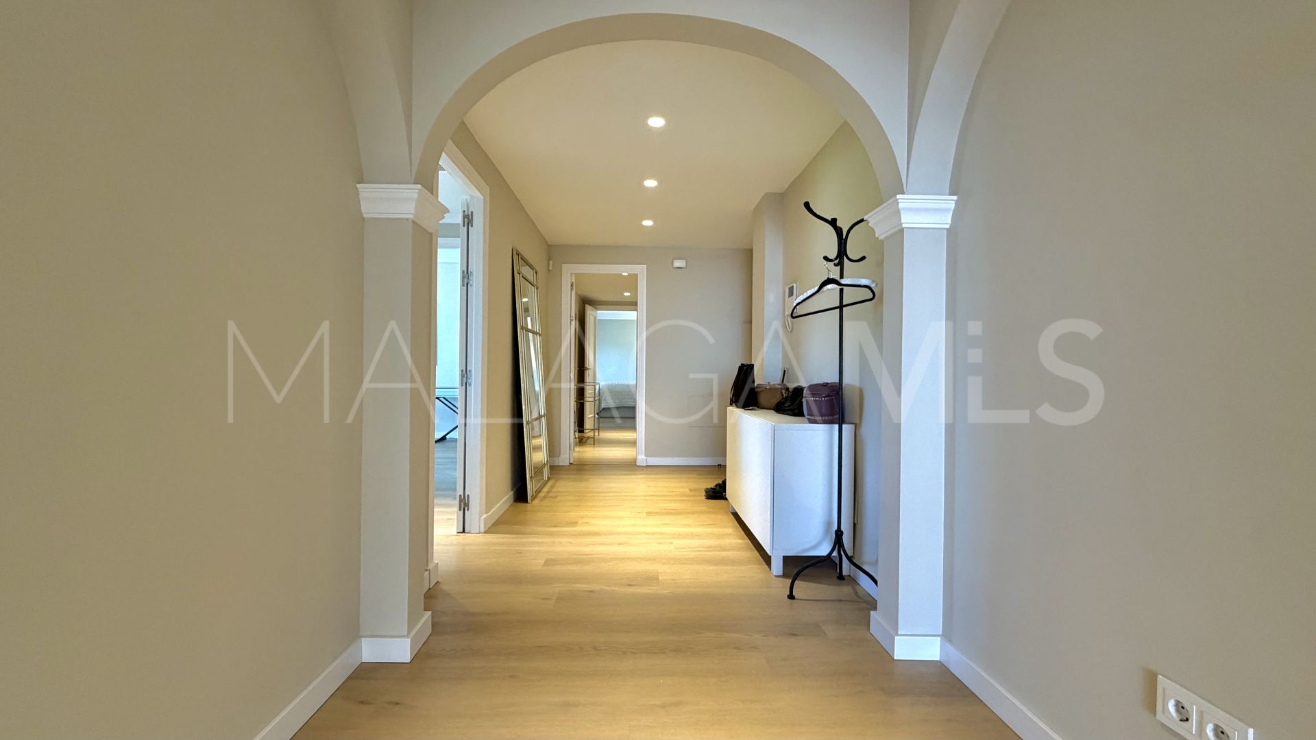 Apartment for sale in Magna Marbella with 3 bedrooms