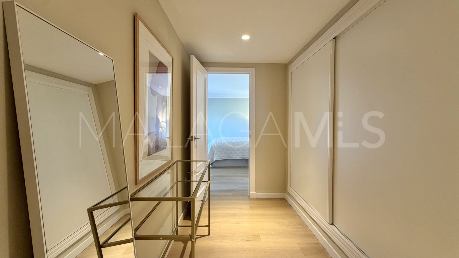 Apartment for sale in Magna Marbella with 3 bedrooms