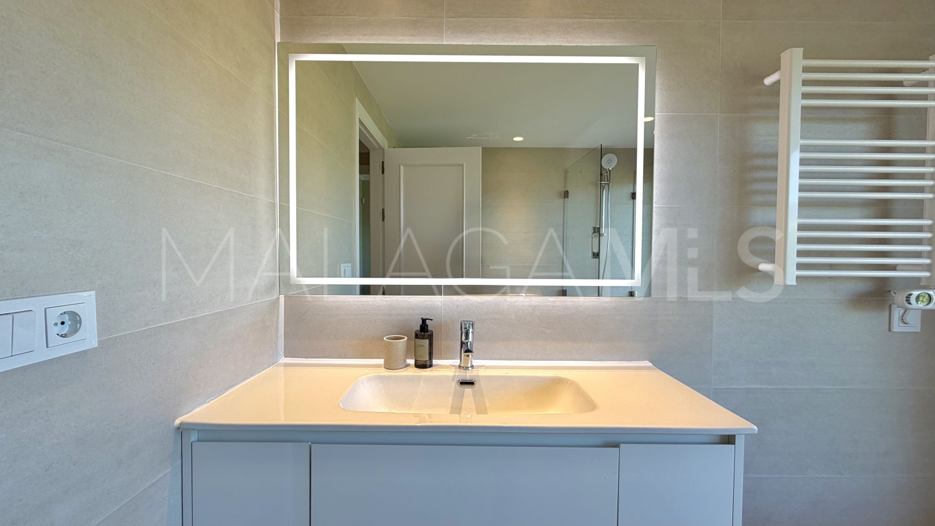 Apartment for sale in Magna Marbella with 3 bedrooms