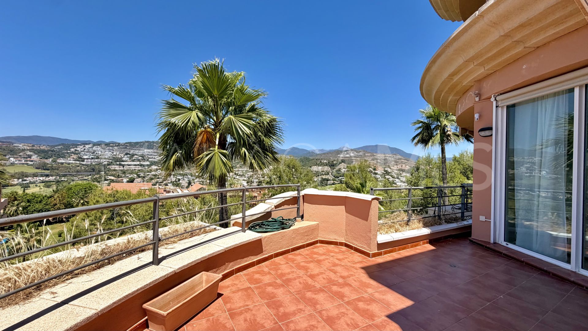 Apartment for sale in Magna Marbella with 3 bedrooms