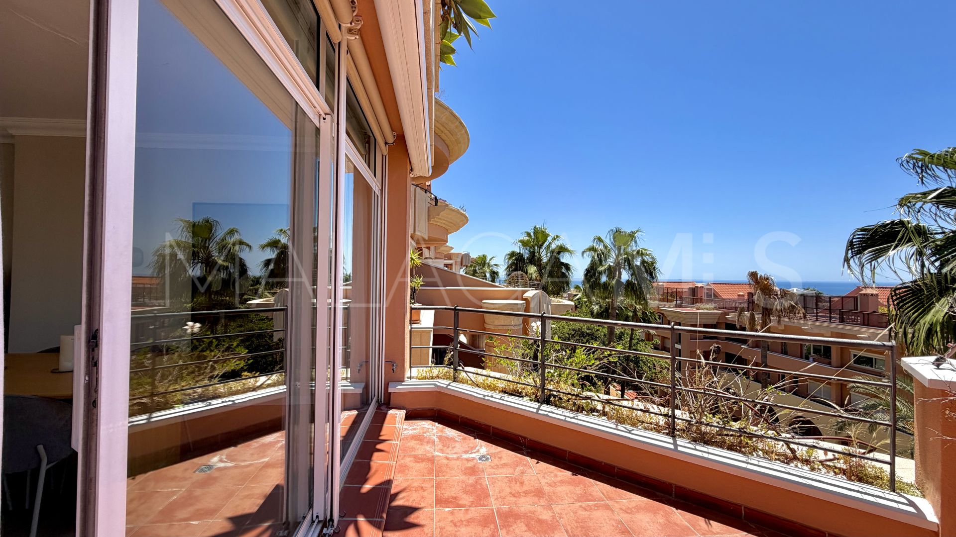 Apartment for sale in Magna Marbella with 3 bedrooms