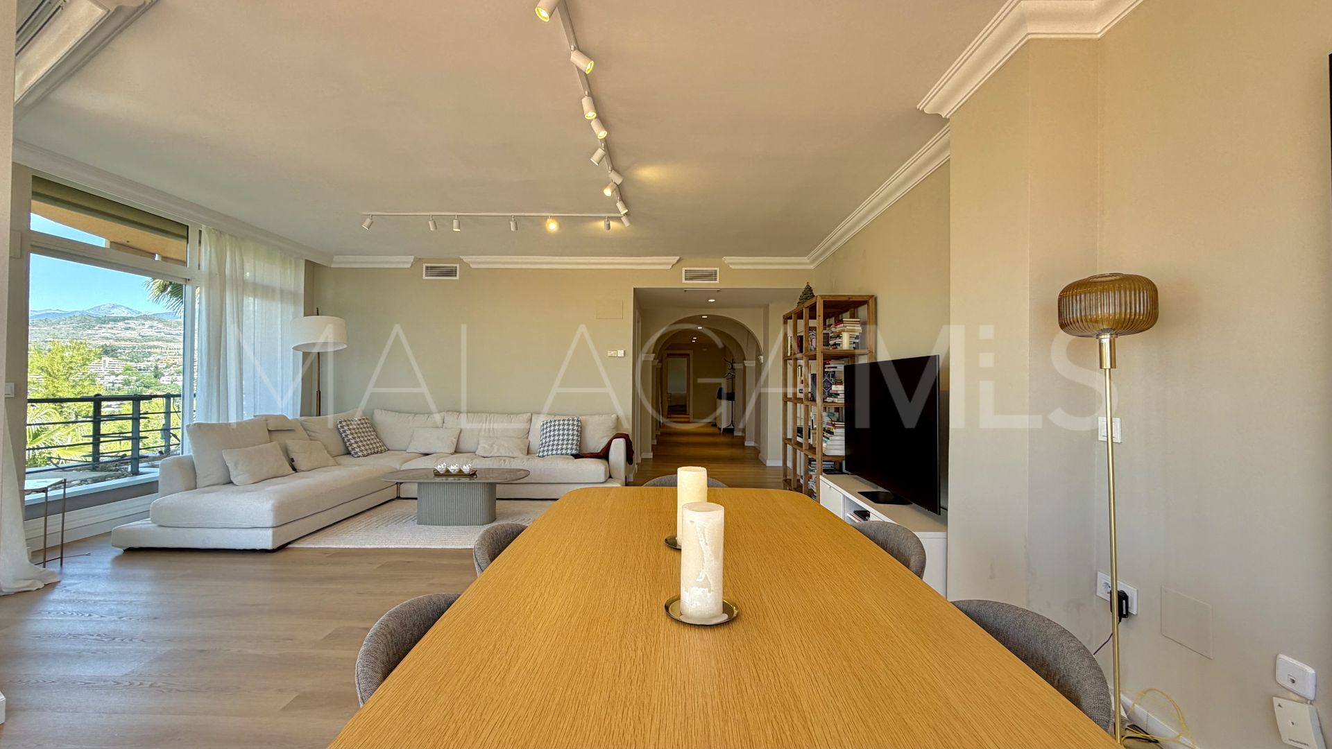 Apartment for sale in Magna Marbella with 3 bedrooms