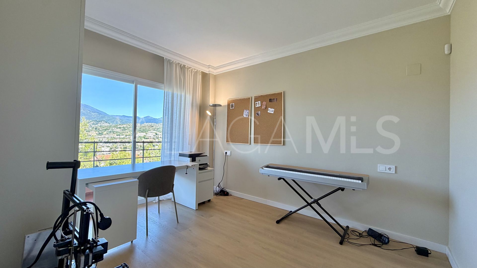 Apartment for sale in Magna Marbella with 3 bedrooms