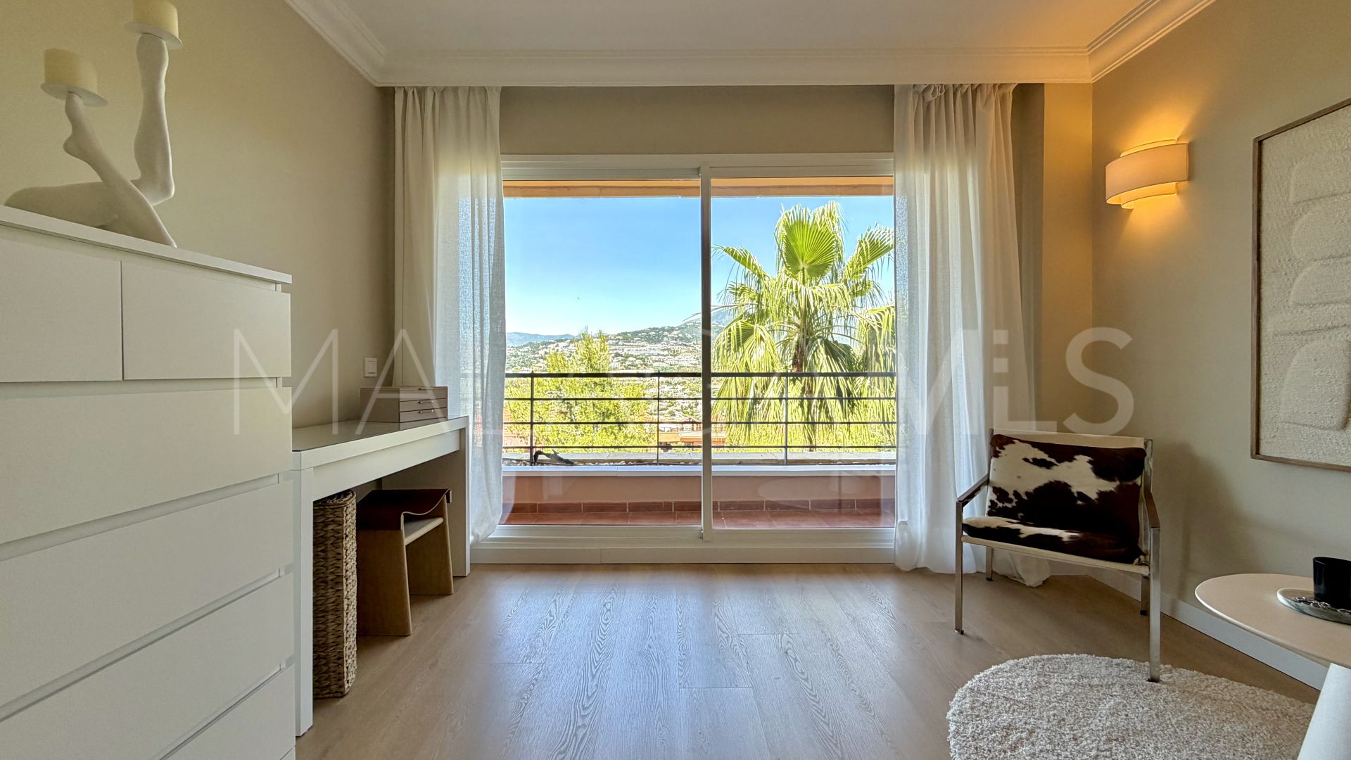 Apartment for sale in Magna Marbella with 3 bedrooms