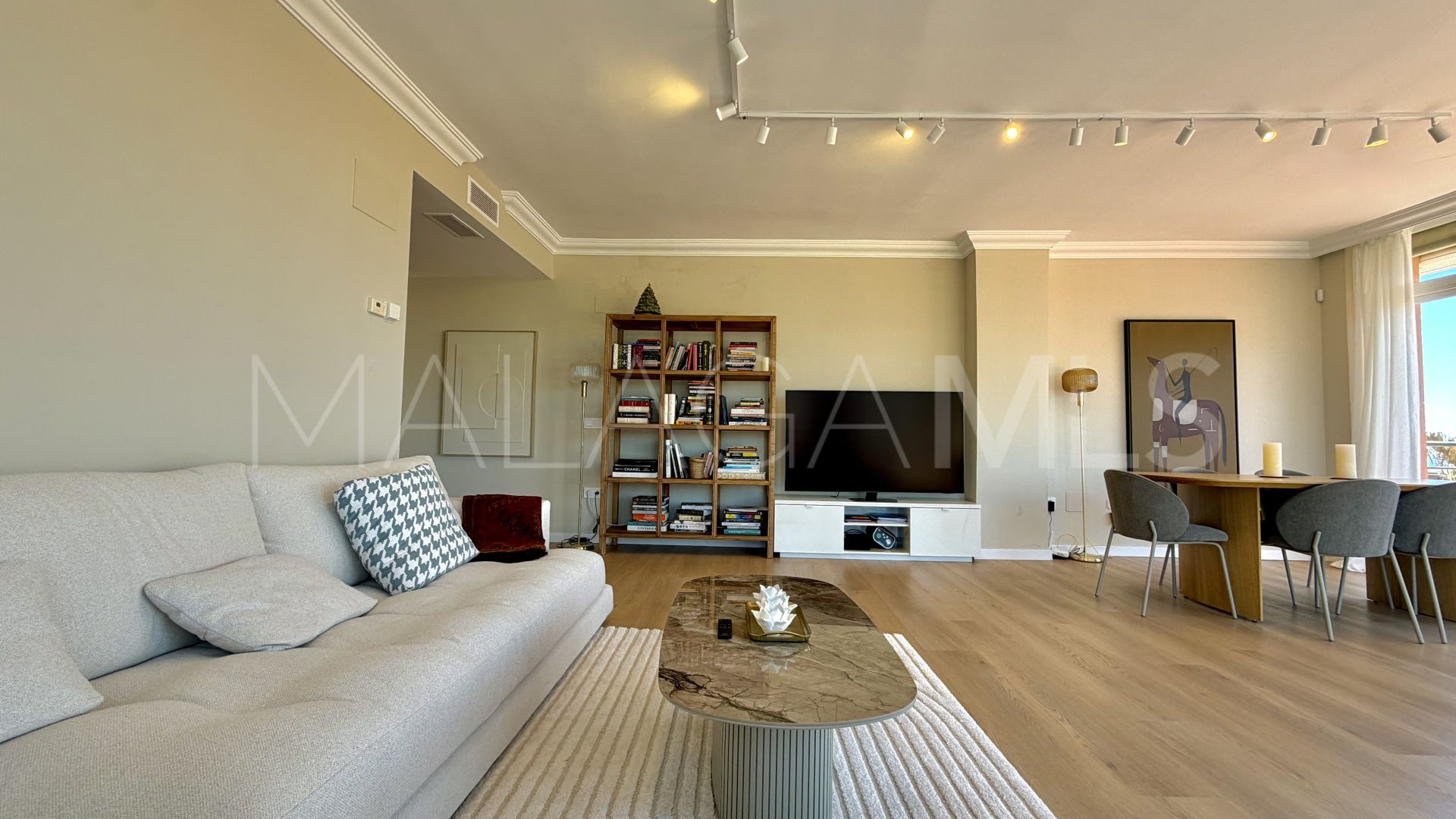 Apartment for sale in Magna Marbella with 3 bedrooms