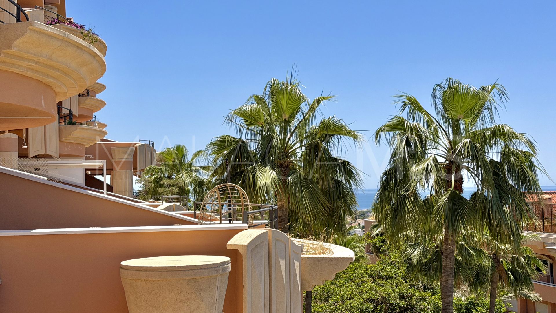 Apartment for sale in Magna Marbella with 3 bedrooms